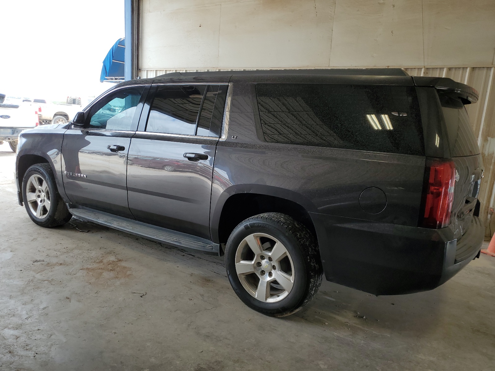 2016 Chevrolet Suburban C1500 Lt vin: 1GNSCHKC1GR124488