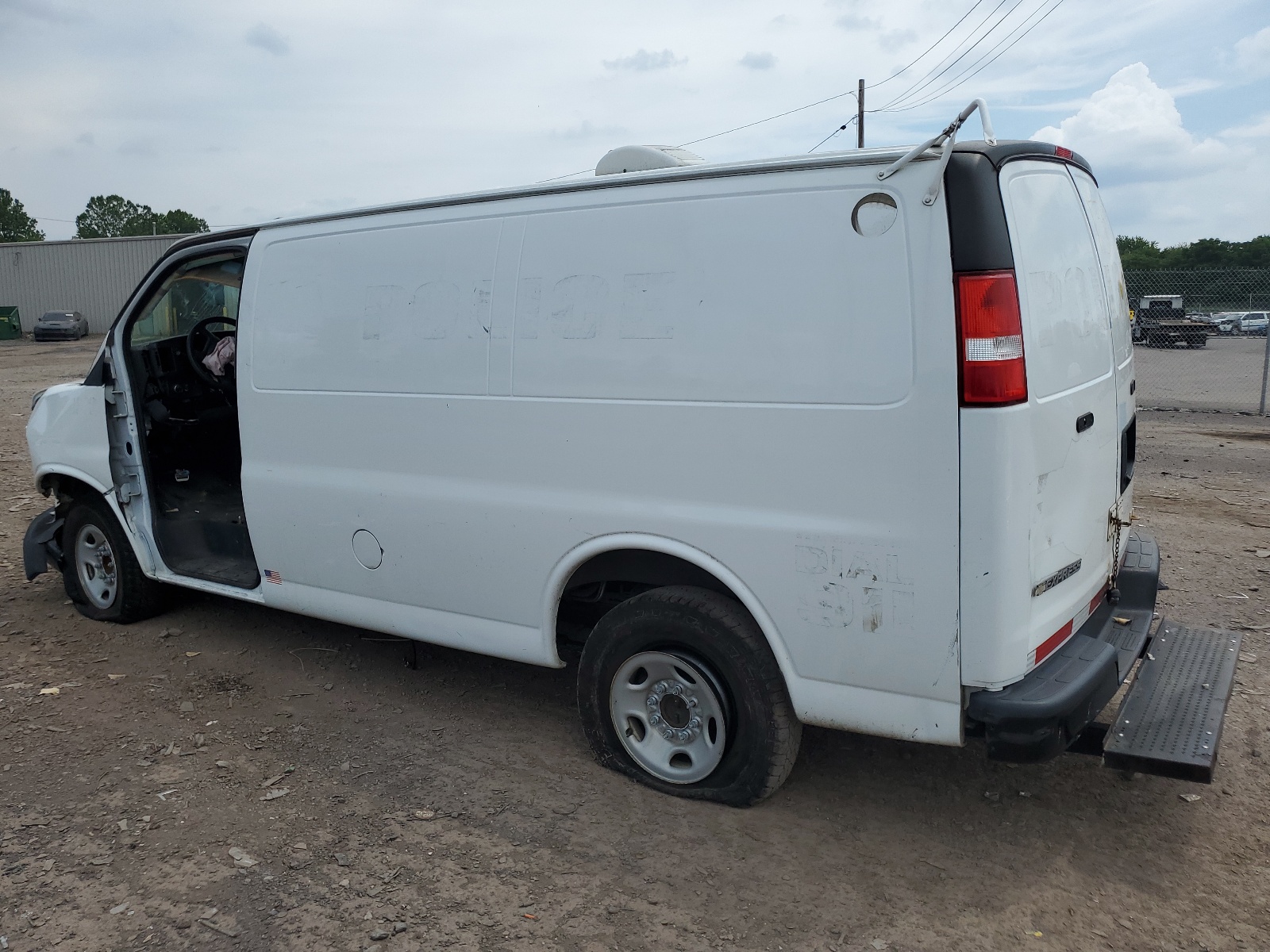 2017 Chevrolet Express G2500 vin: 1GCWGAFG4H1339026