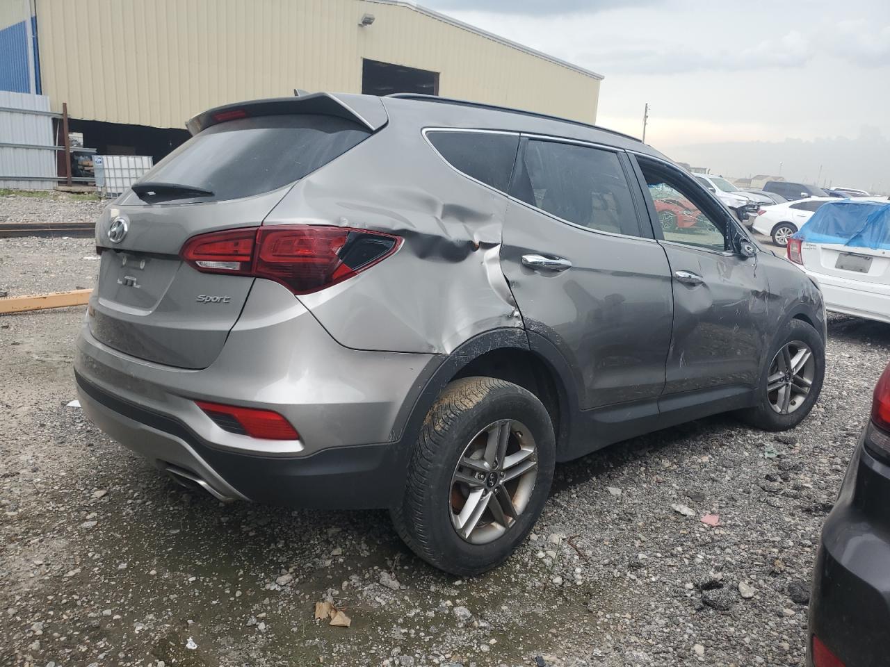 VIN 5XYZU3LB7JG515003 2018 HYUNDAI SANTA FE no.3