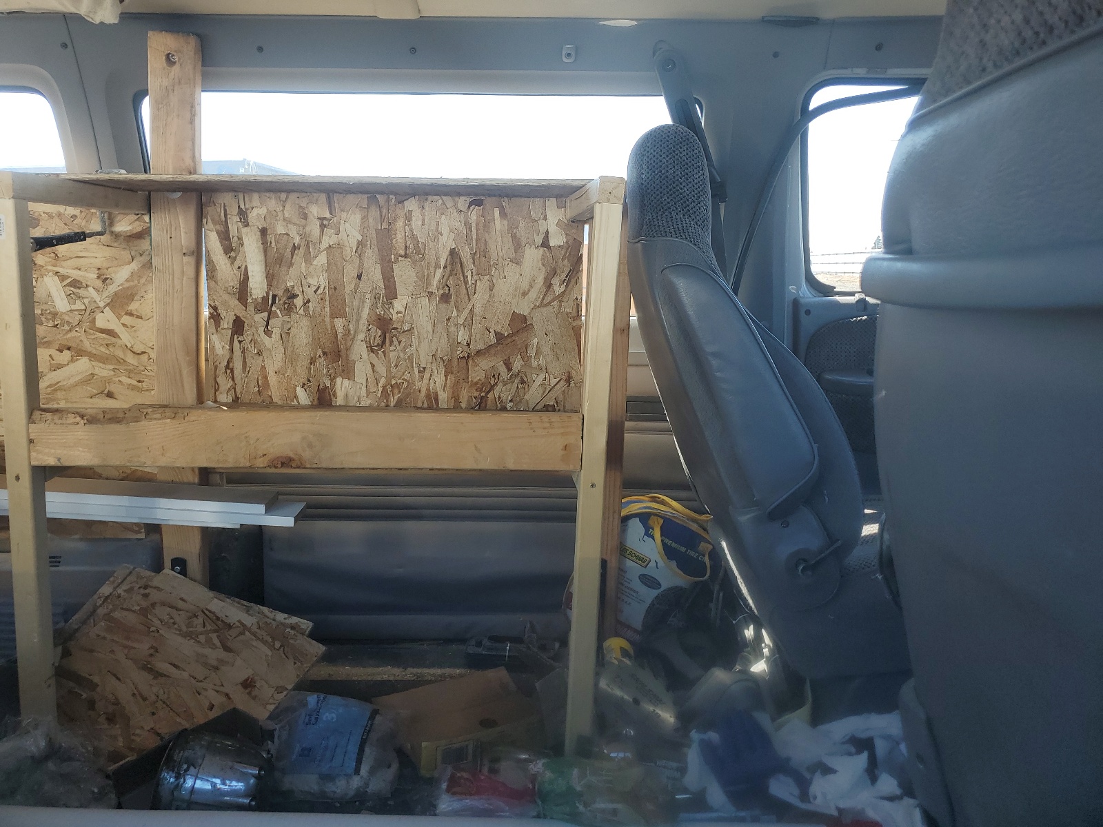 2B5WB35Y7YK144720 2000 Dodge Ram Wagon B3500