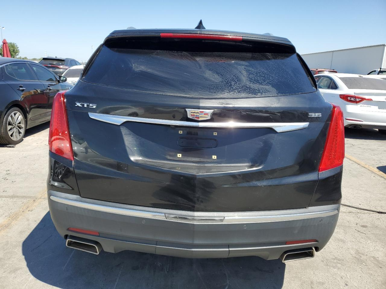 1GYKNBRS8HZ259041 2017 Cadillac Xt5 Luxury