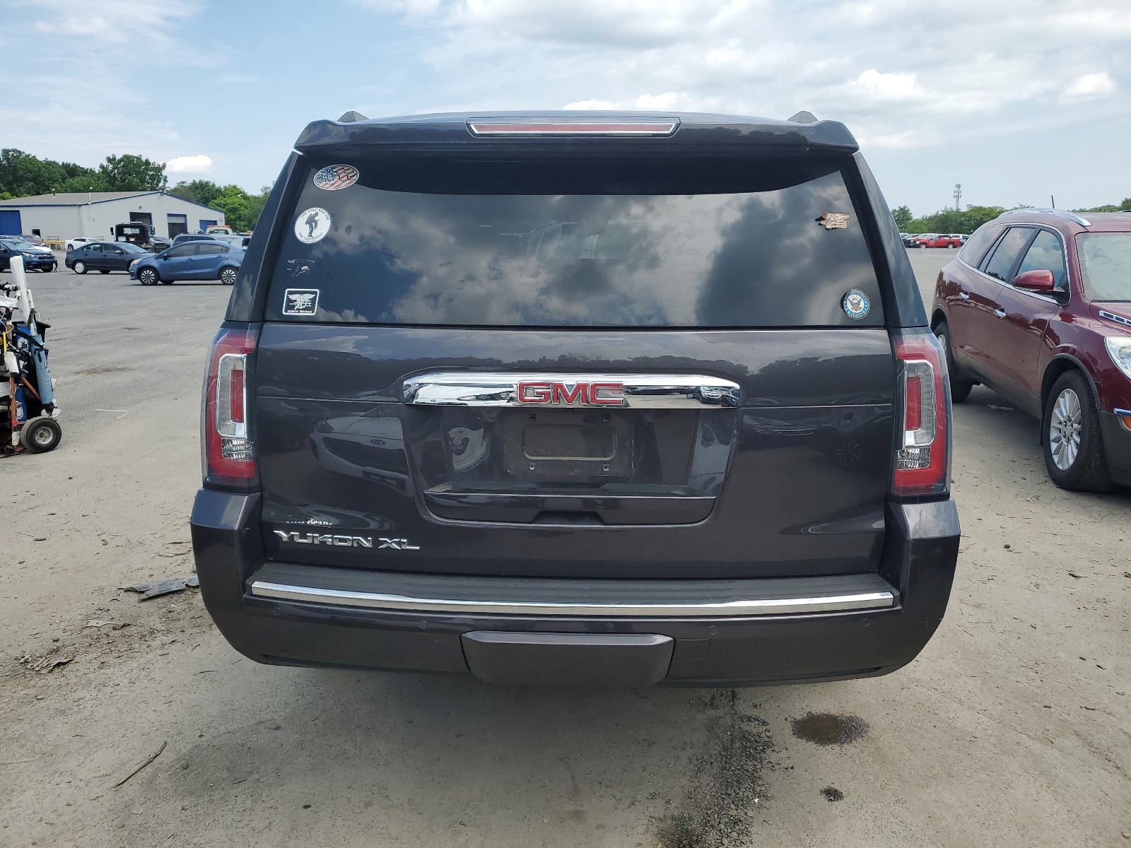 1GKS2HKJ2JR333034 2018 GMC Yukon Xl Denali