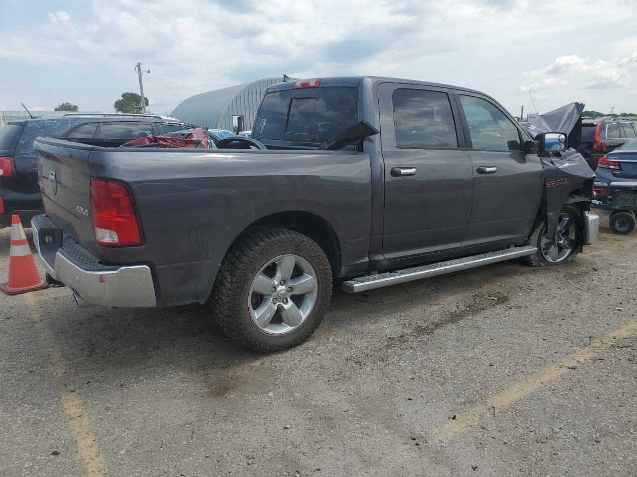 2015 RAM 1500 - Image 3