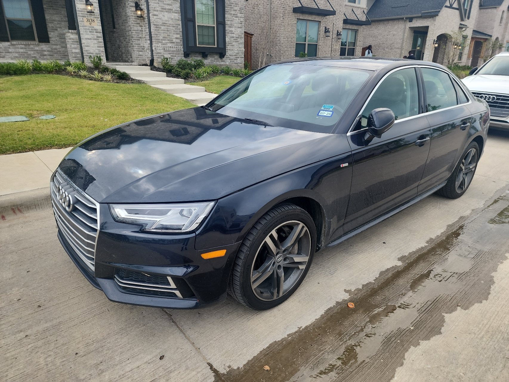 2017 Audi A4 Premium Plus vin: WAUENAF40HN065885