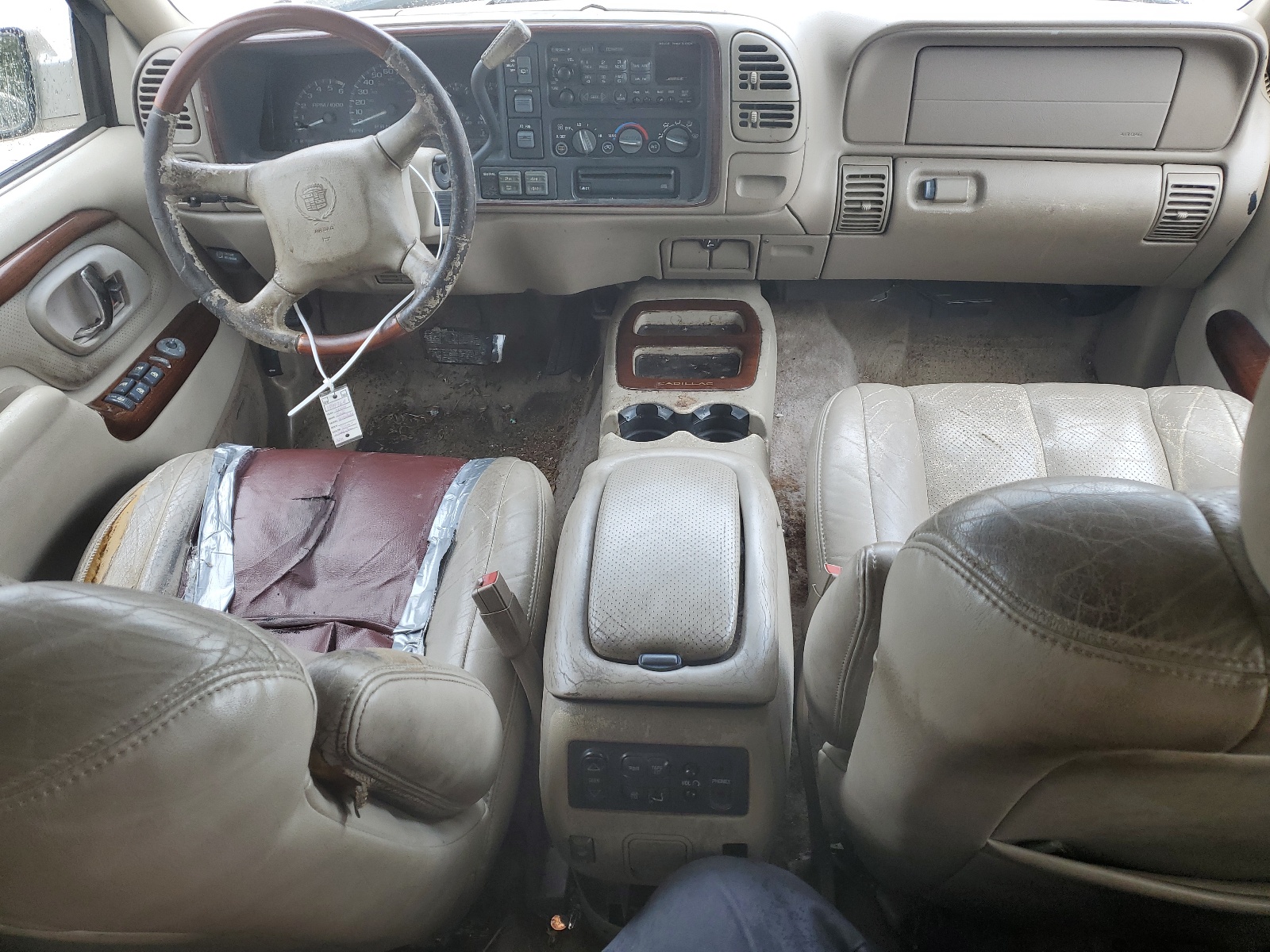 1GYEK63R9YR225368 2000 Cadillac Escalade Luxury