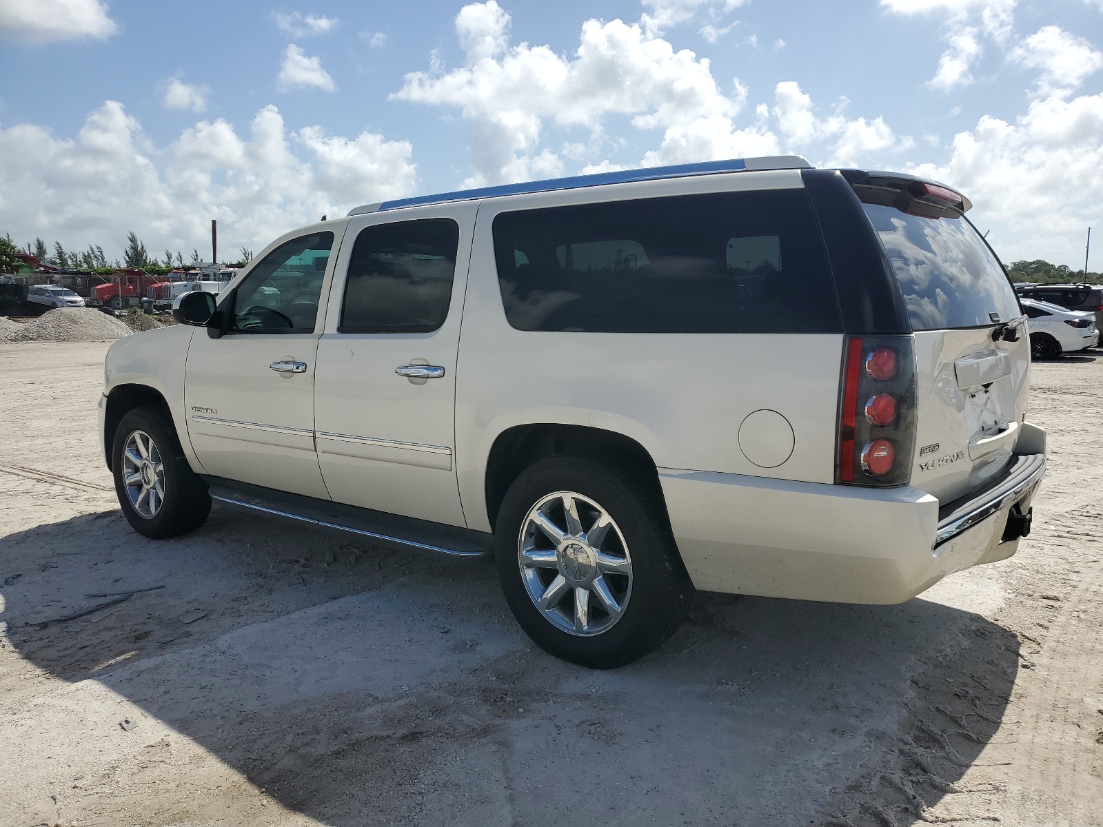 1GKUCMEF1AR151833 2010 GMC Yukon Xl Denali