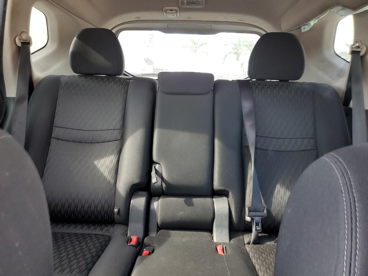 2017 Nissan Rogue S VIN: KNMAT2MV4HP570695 Lot: 63729254