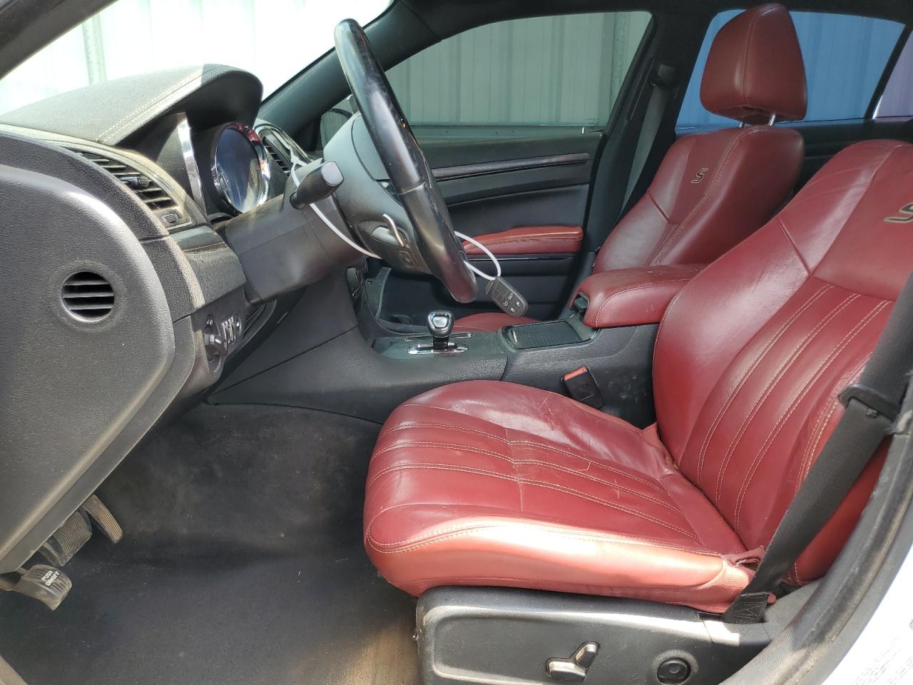 2013 Chrysler 300 S VIN: 2C3CCABG7DH586447 Lot: 61804244