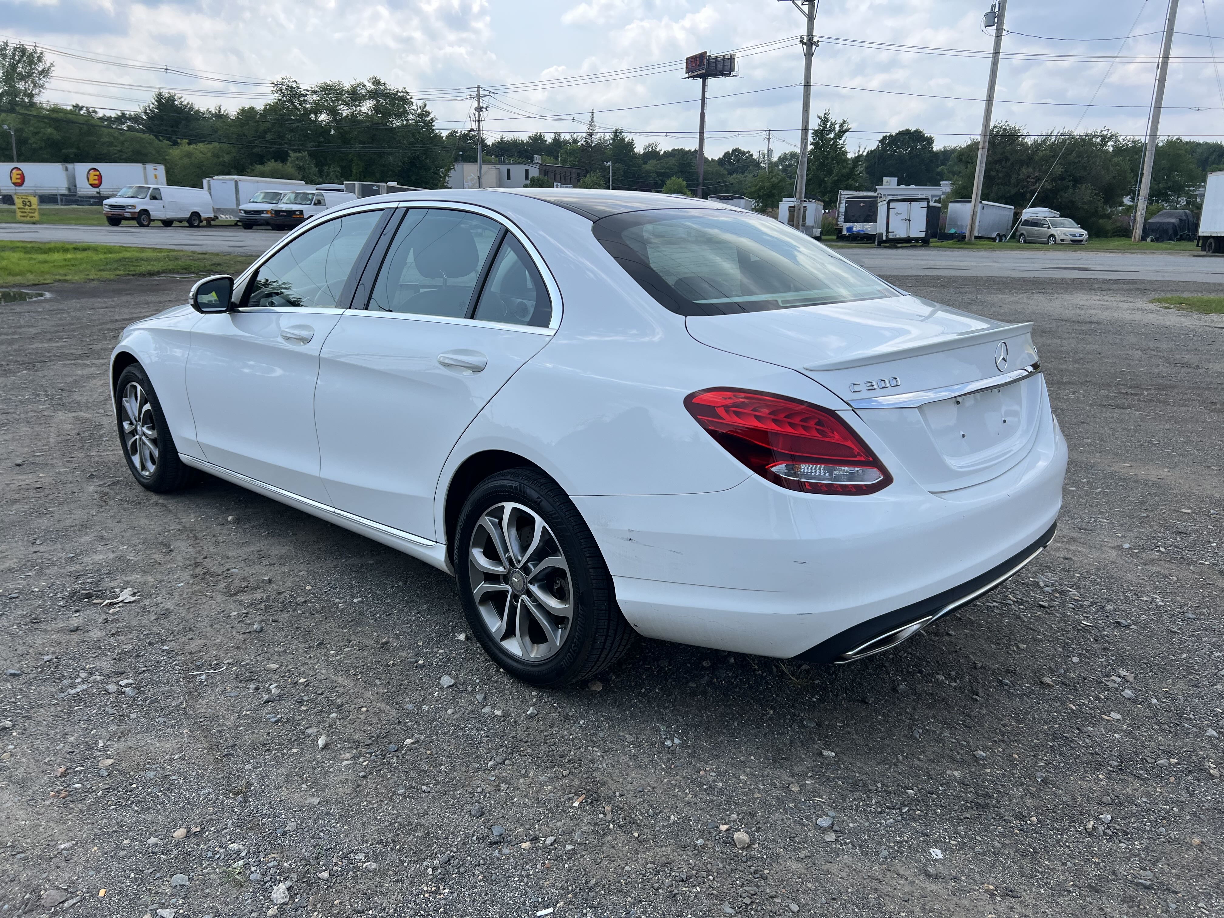 2016 Mercedes-Benz C 300 4Matic vin: 55SWF4KBXGU122423