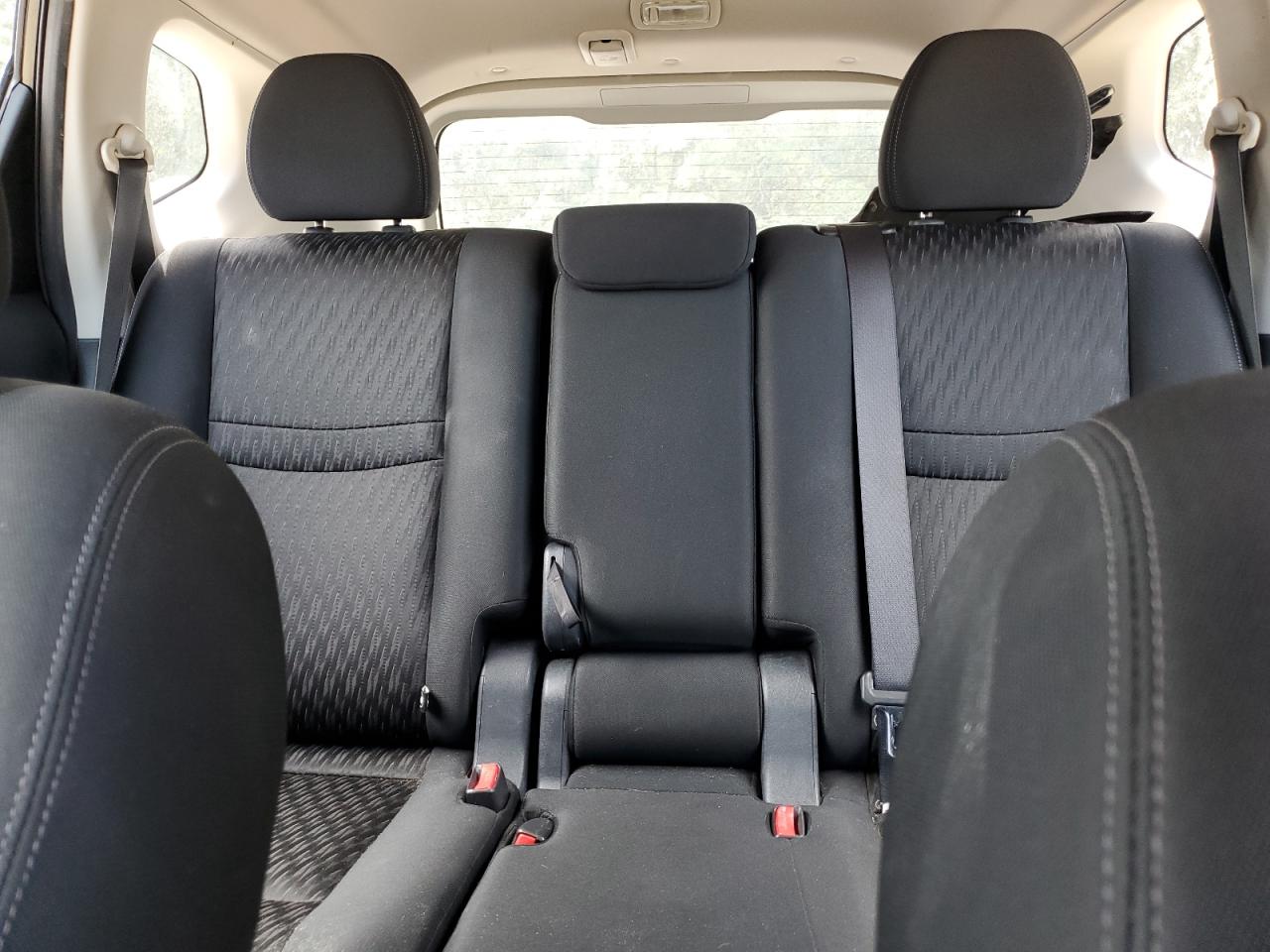 2018 Nissan Rogue S VIN: KNMAT2MTXJP550987 Lot: 65129104