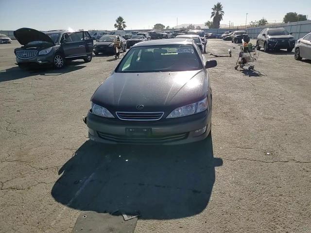 2001 Lexus Es 300 VIN: JT8BF28G610318970 Lot: 65025094