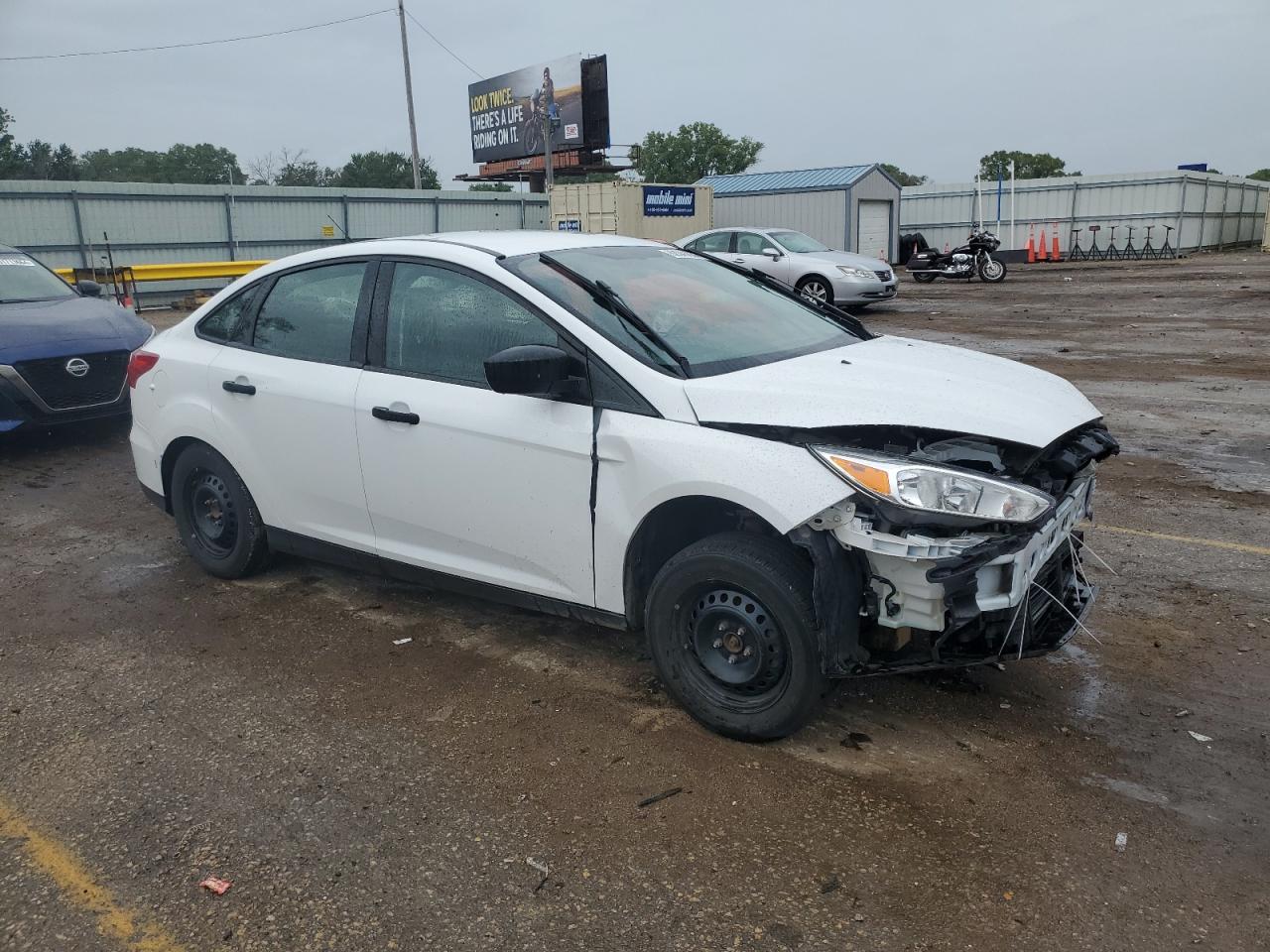 1FADP3E22JL259880 2018 Ford Focus S