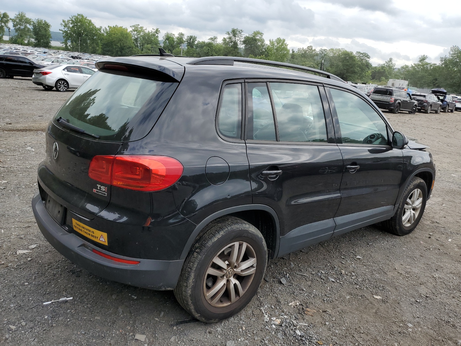 WVGBV7AX0HK005578 2017 Volkswagen Tiguan S