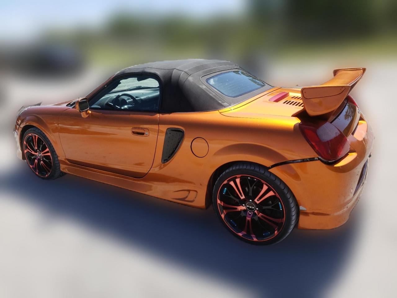 2000 Toyota MR2 - Image 2