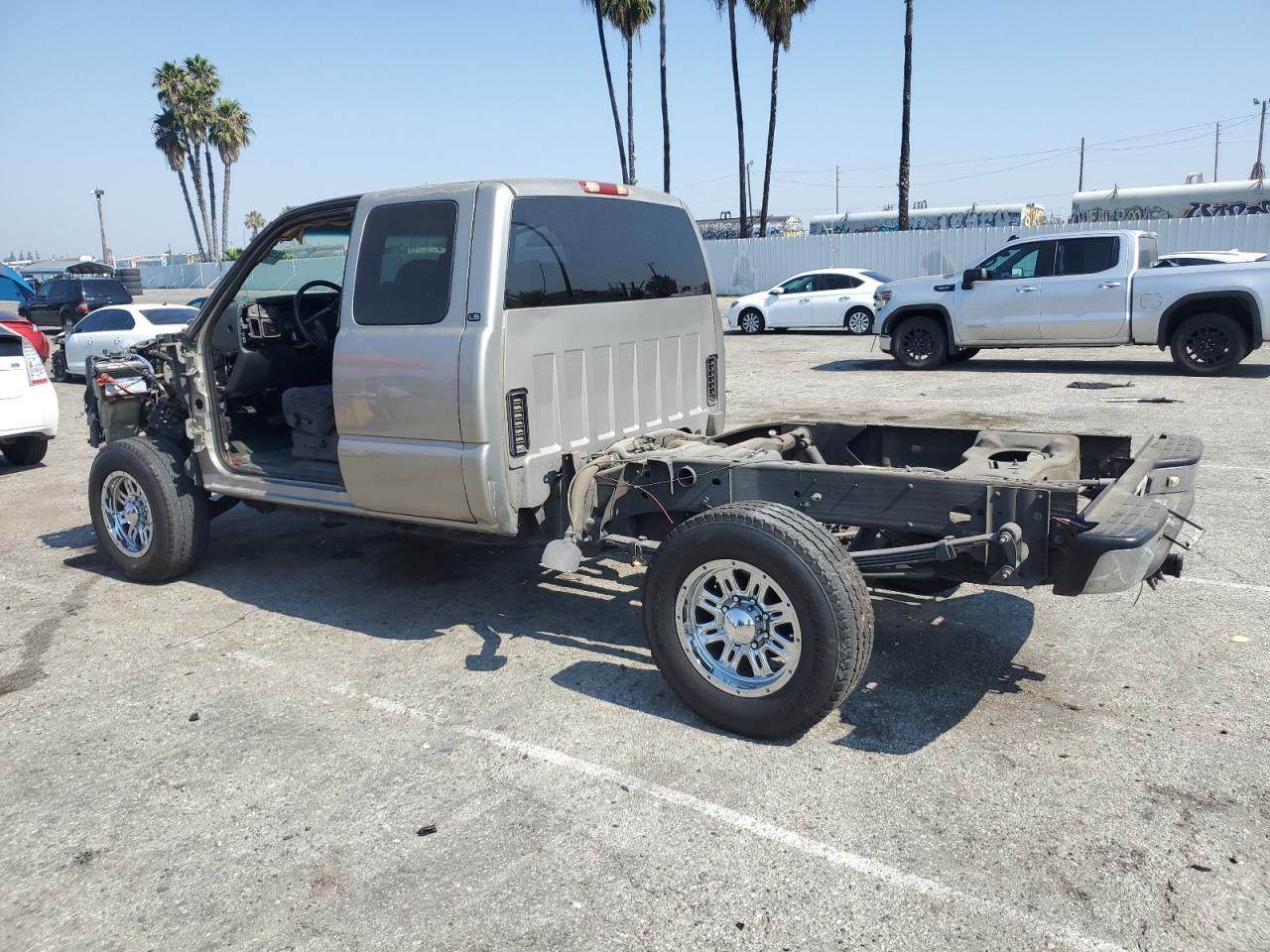 2001 Chevrolet Silverado - Image 2