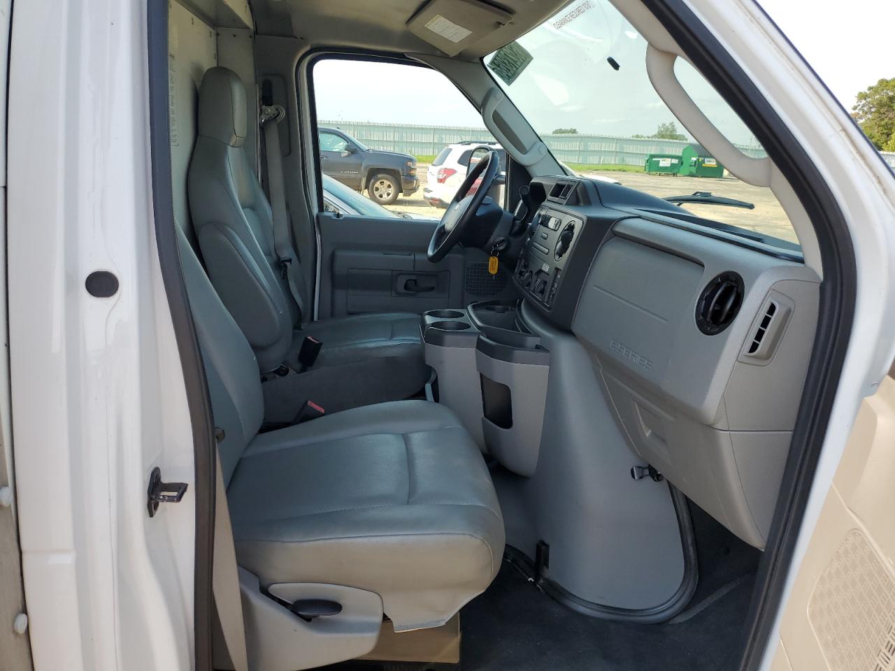 2018 Ford Econoline E350 Super Duty Cutaway Van VIN: 1FDWE3FS9JDC34035 Lot: 63273264