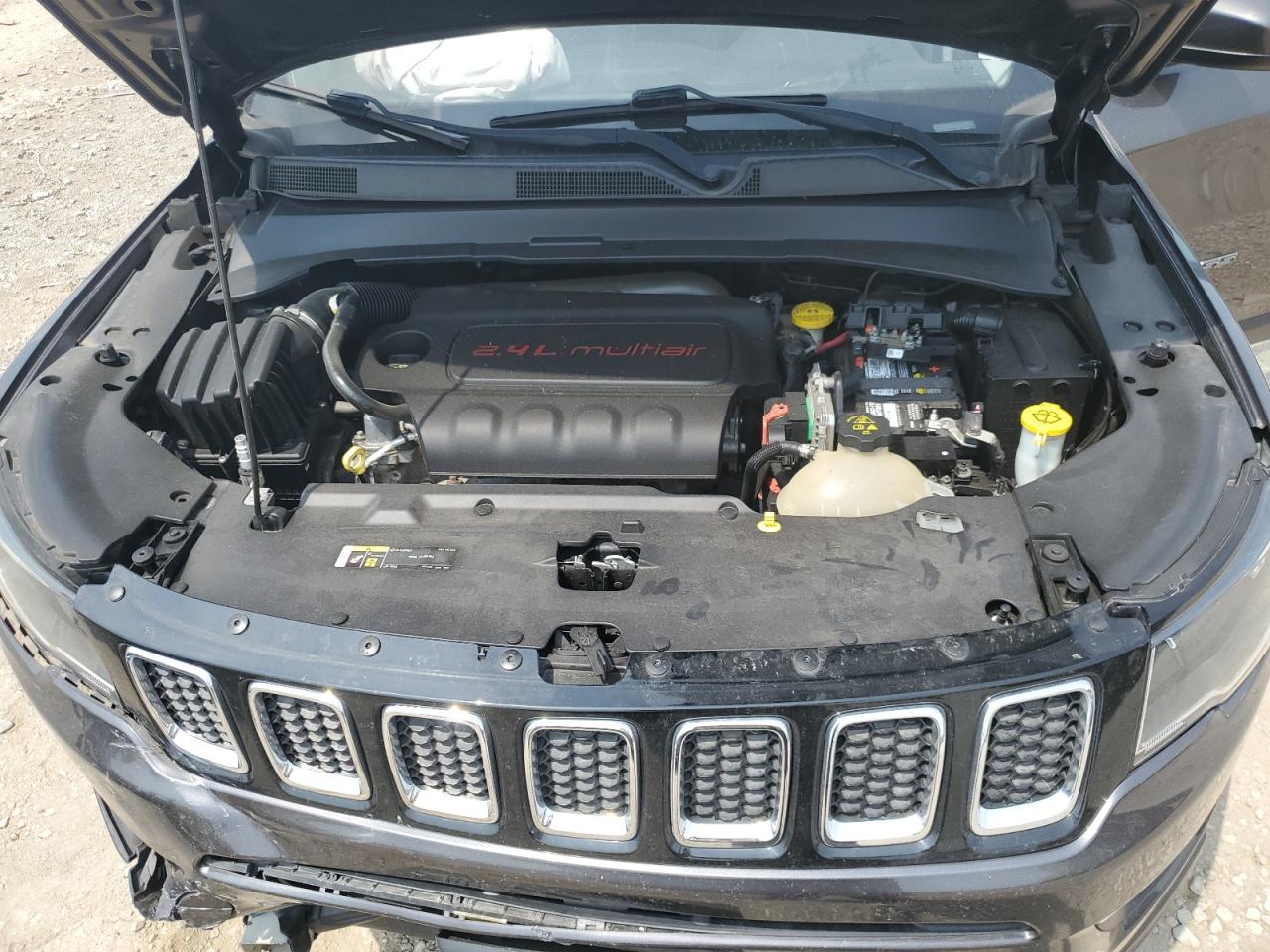 3C4NJDBB8HT632106 2017 Jeep Compass Latitude