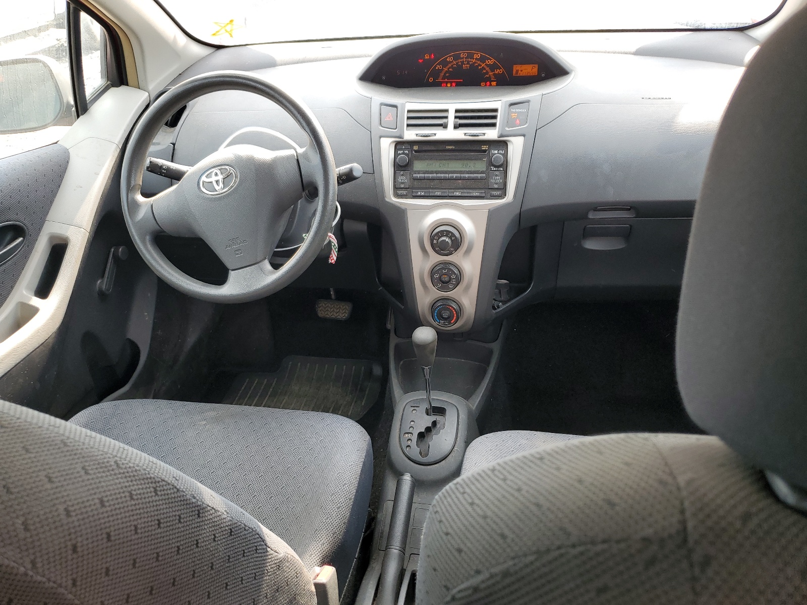 JTDKT4K30A5307137 2010 Toyota Yaris