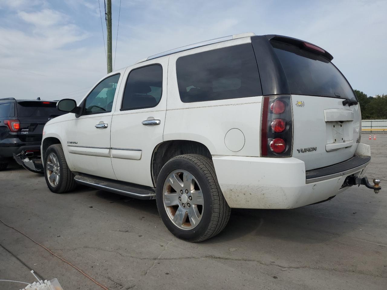 1GKFK638X7J236818 2007 GMC Yukon Denali