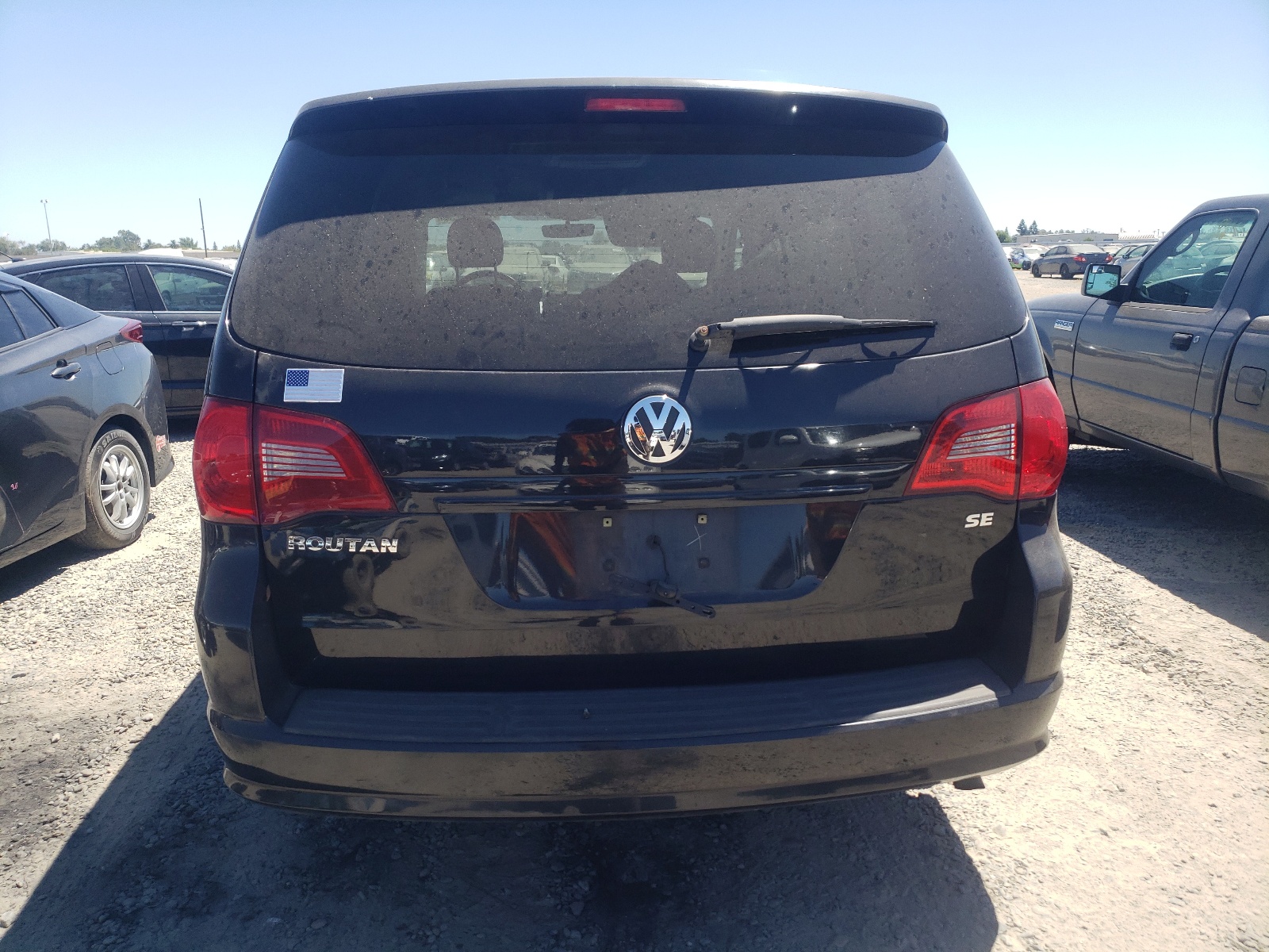 2V8HW34109R543832 2009 Volkswagen Routan Se