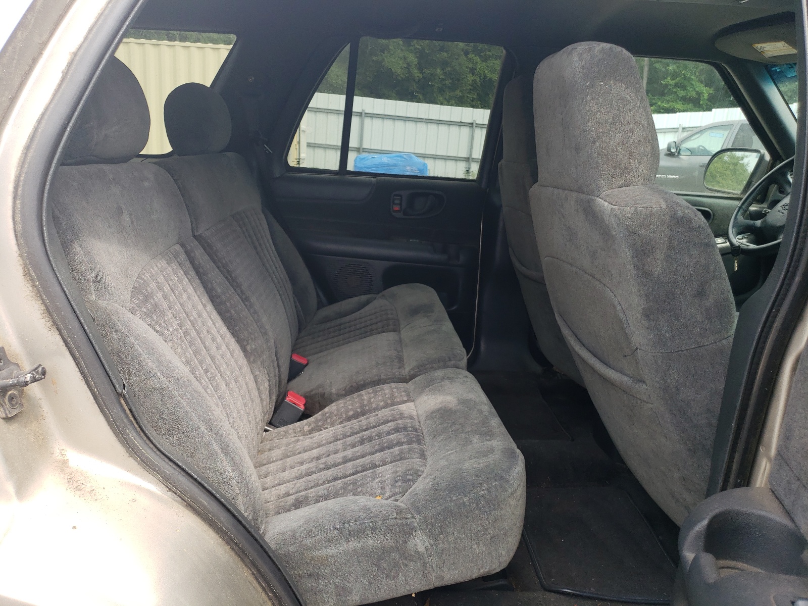 1GNCS13W42K146901 2002 Chevrolet Blazer