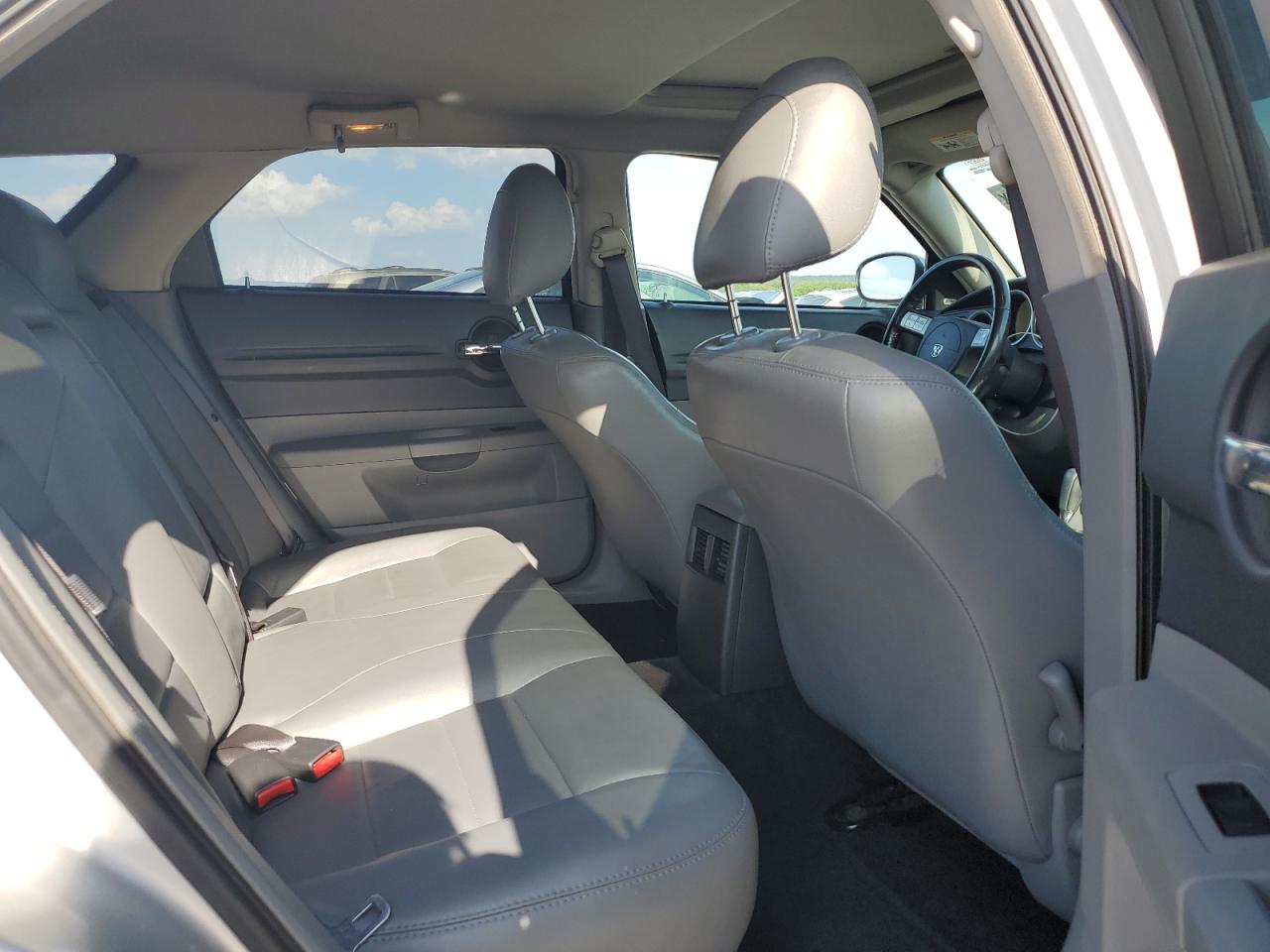 2005 Dodge Magnum R/T VIN: 2D4GV58275H613693 Lot: 65378834