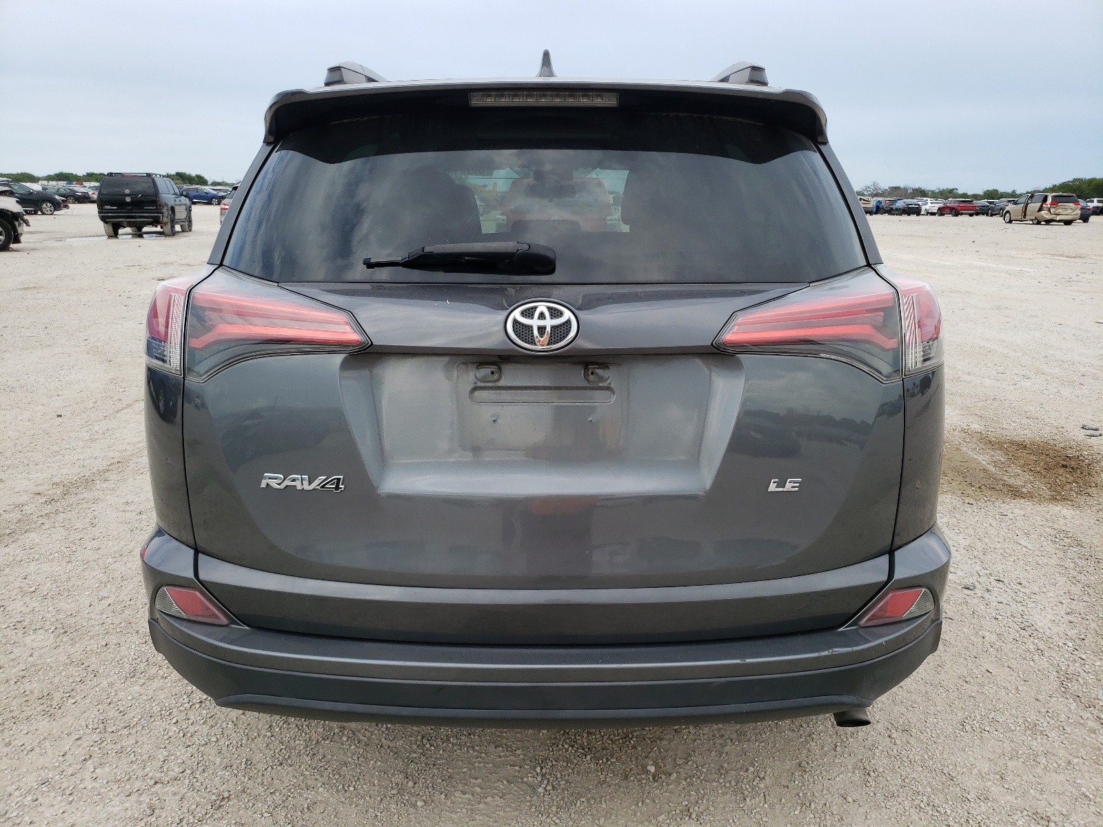 2T3ZFREV8HW317112 2017 Toyota Rav4 Le