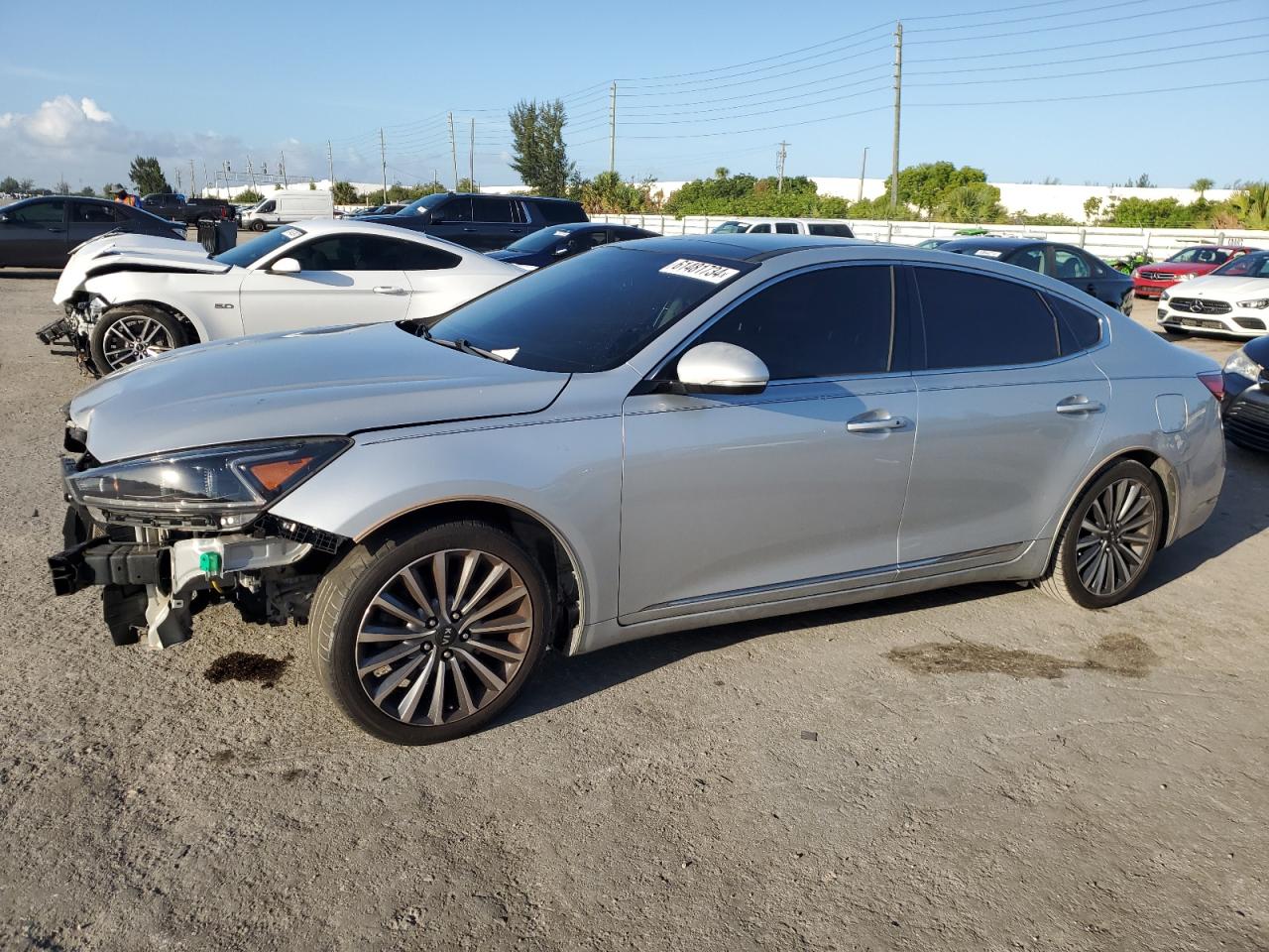 2017 Kia Cadenza Premium VIN: KNALC4J10H5077613 Lot: 61481734