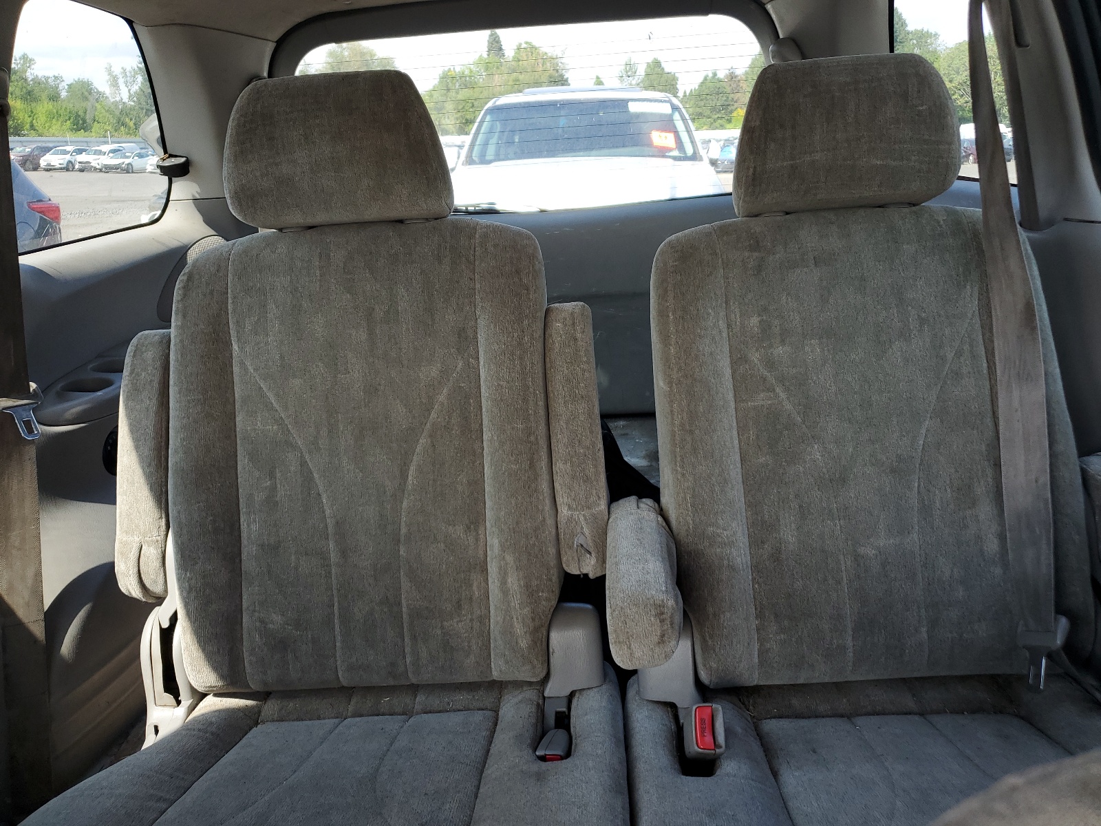 JM3LW28G7Y0106148 2000 Mazda Mpv Wagon