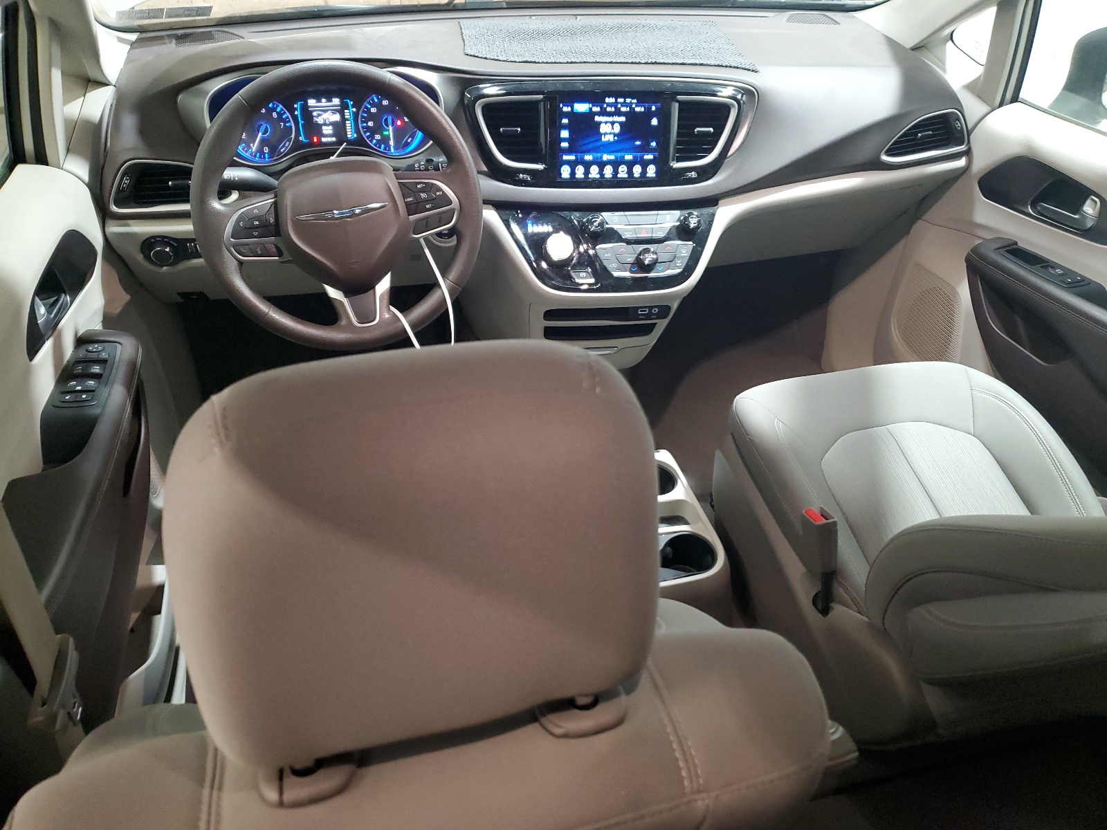 2C4RC1DG1HR676812 2017 Chrysler Pacifica Touring