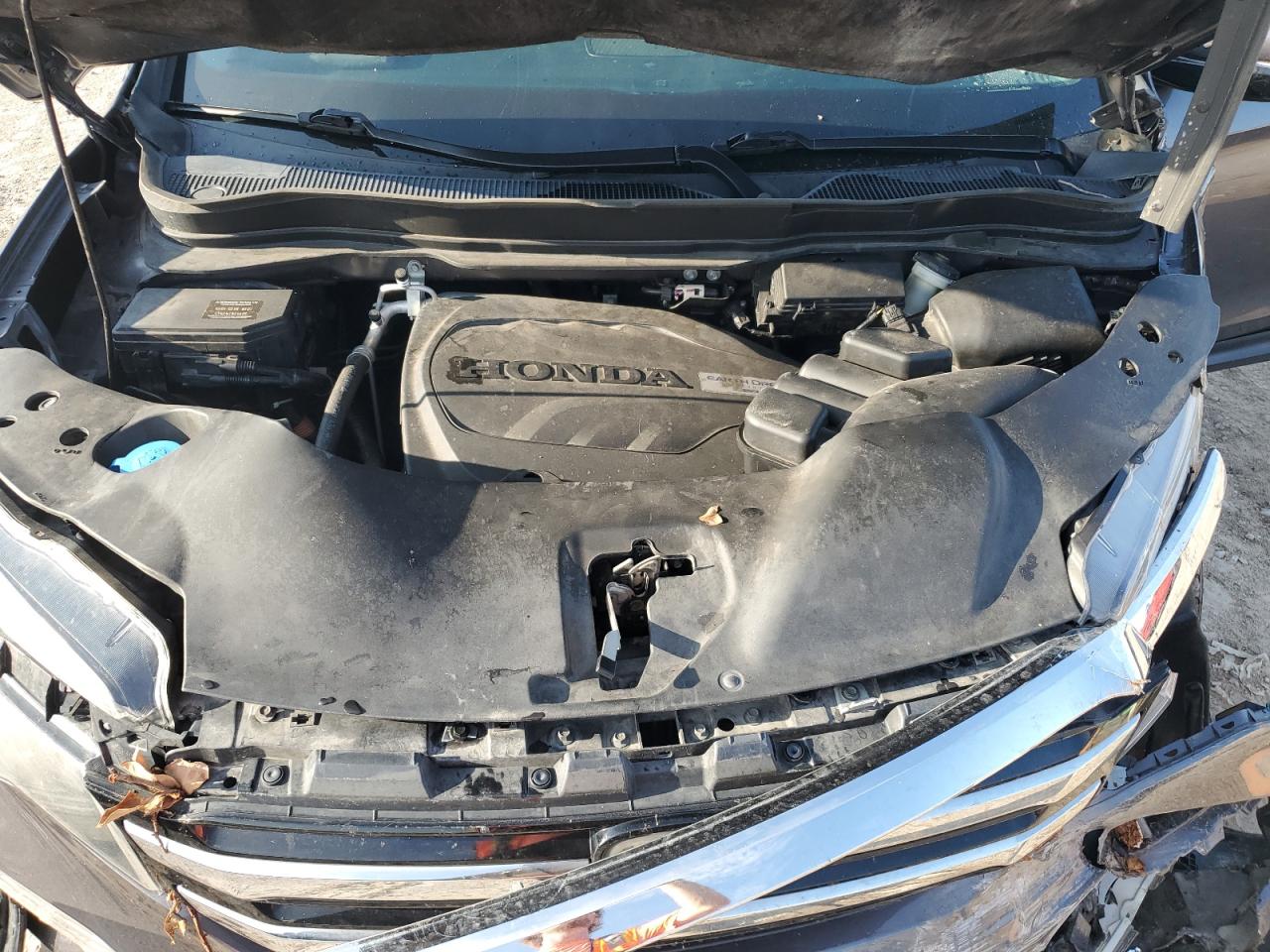 2016 Honda Pilot Touring VIN: 5FNYF6H9XGB067885 Lot: 64583404