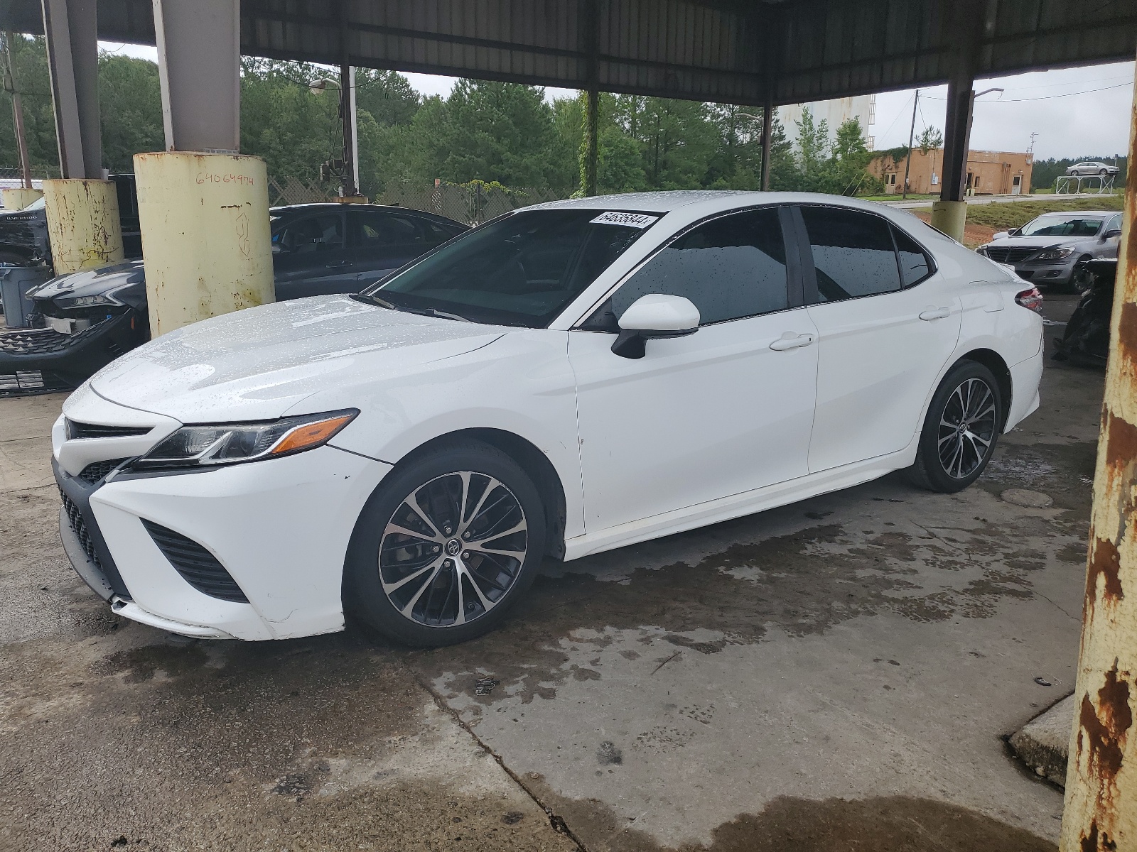 2018 Toyota Camry L vin: 4T1B11HK1JU531778