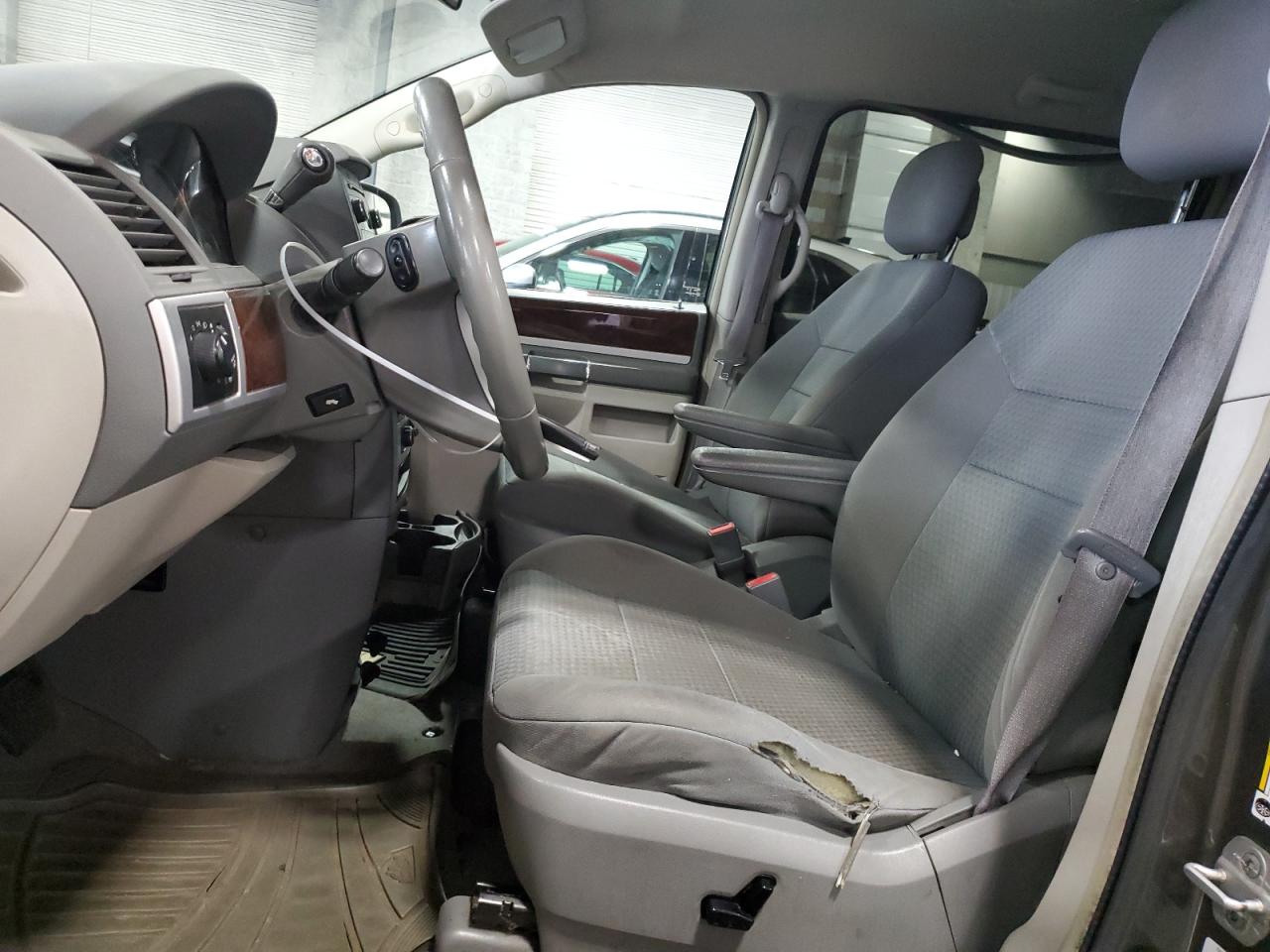 2010 Chrysler Town & Country Touring VIN: 2A4RR5D16AR358072 Lot: 63663914