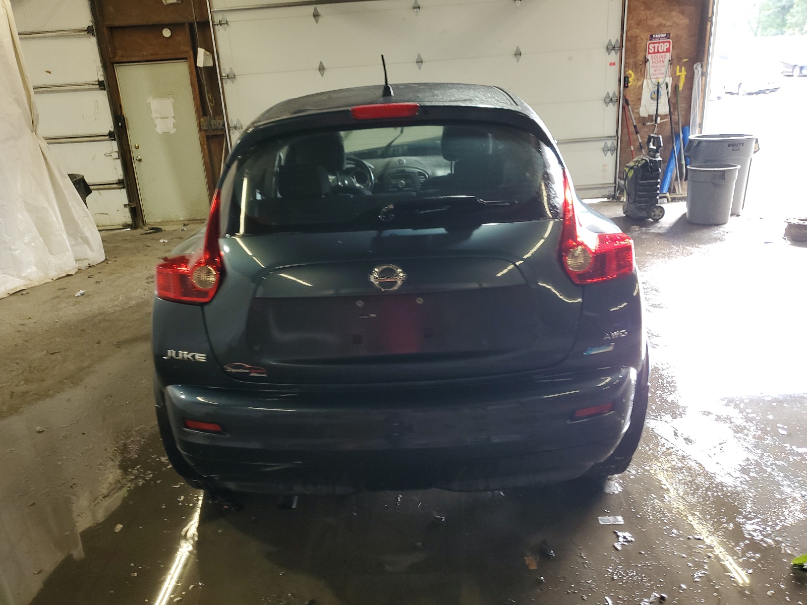 2012 Nissan Juke S vin: JN8AF5MV2CT122744