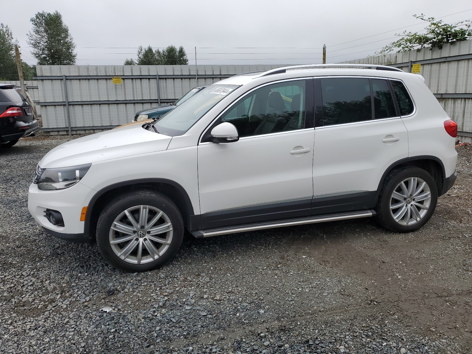 2013 Volkswagen Tiguan S vin: WVGBV3AX2DW076177