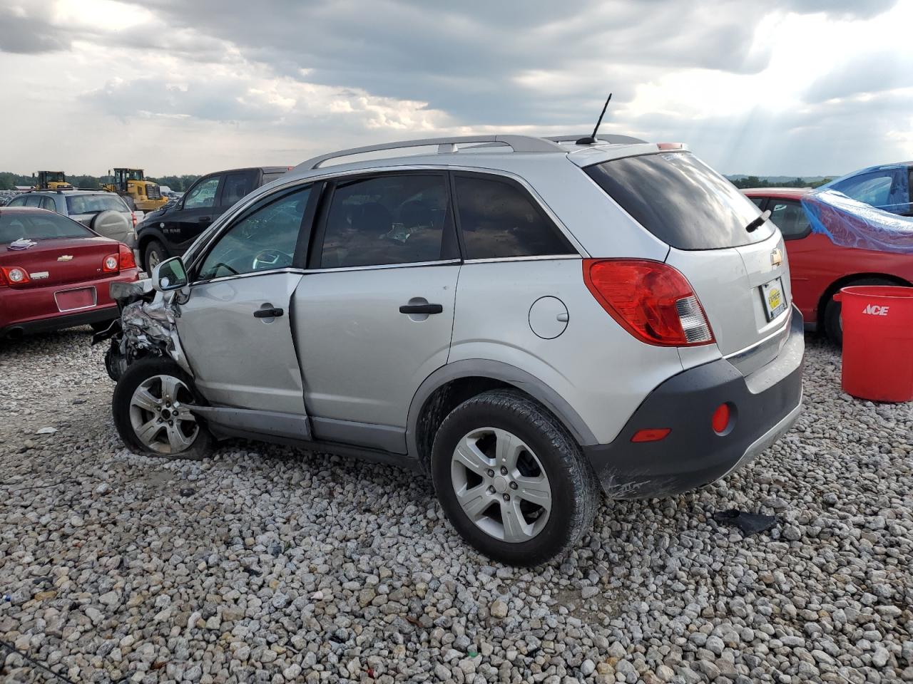 2014 Chevrolet Captiva - Image 2