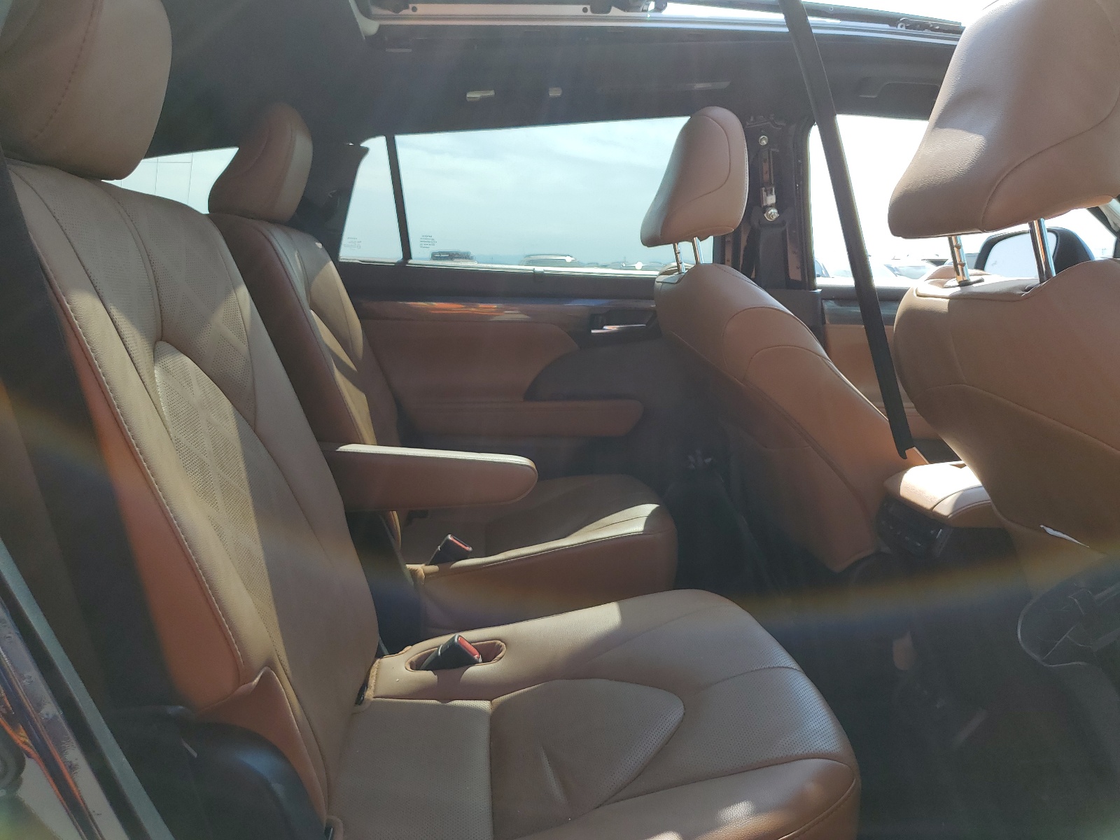 5TDEBRCH1MS046946 2021 Toyota Highlander Hybrid Platinum