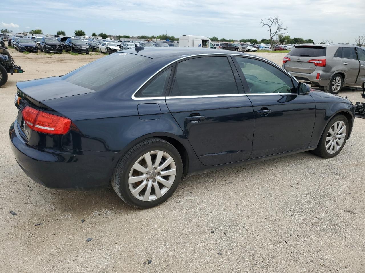 2011 Audi A4 Premium Plus VIN: WAUEFAFL8BN038218 Lot: 62918904