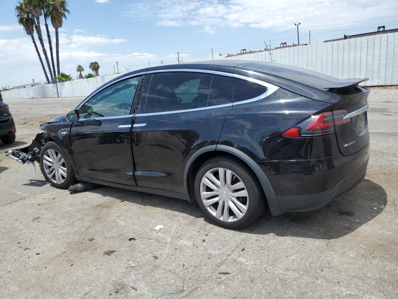 VIN 5YJXCBE26GF010765 2016 TESLA MODEL X no.2