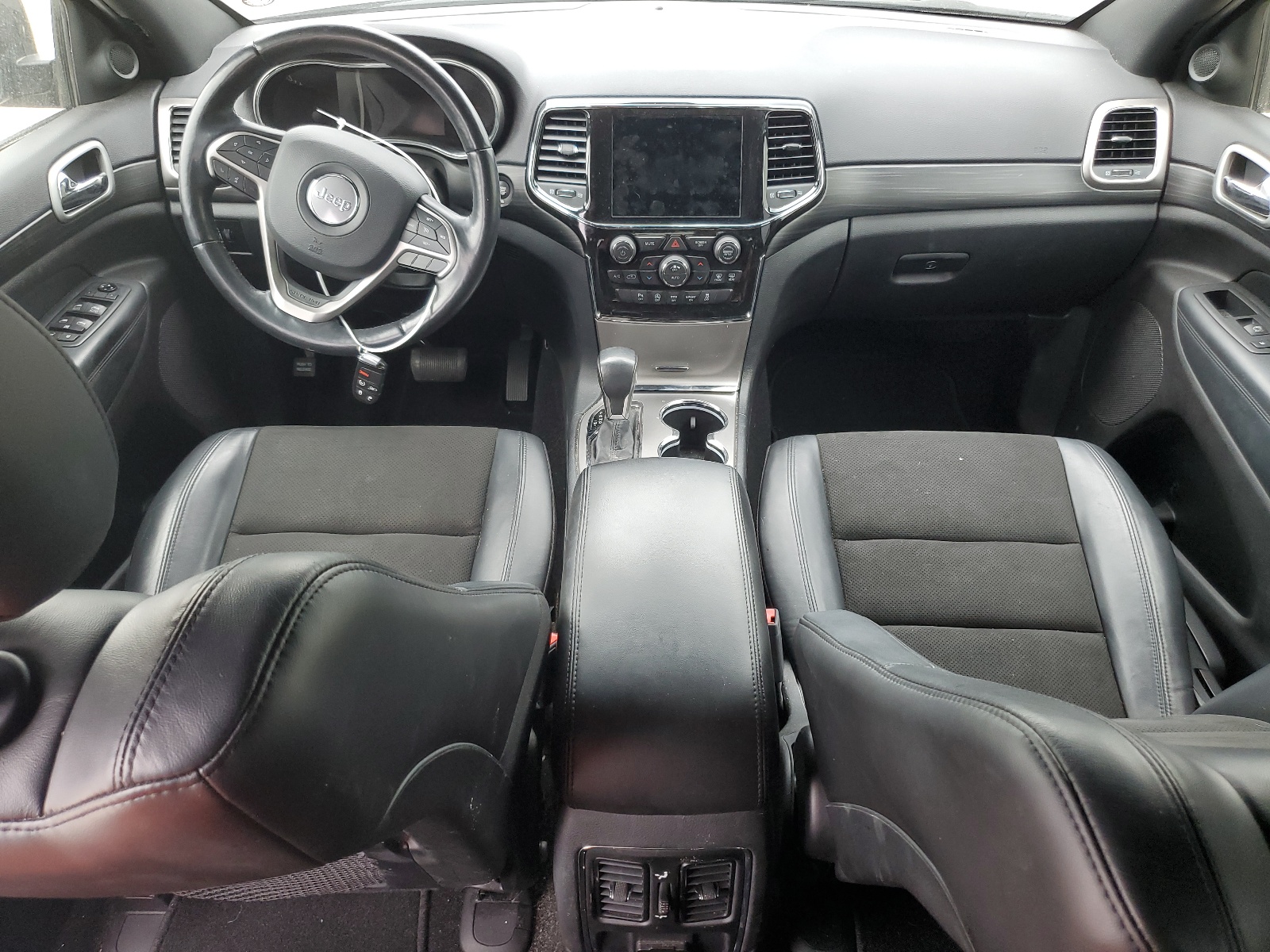 1C4RJFAG4MC613326 2021 Jeep Grand Cherokee Laredo