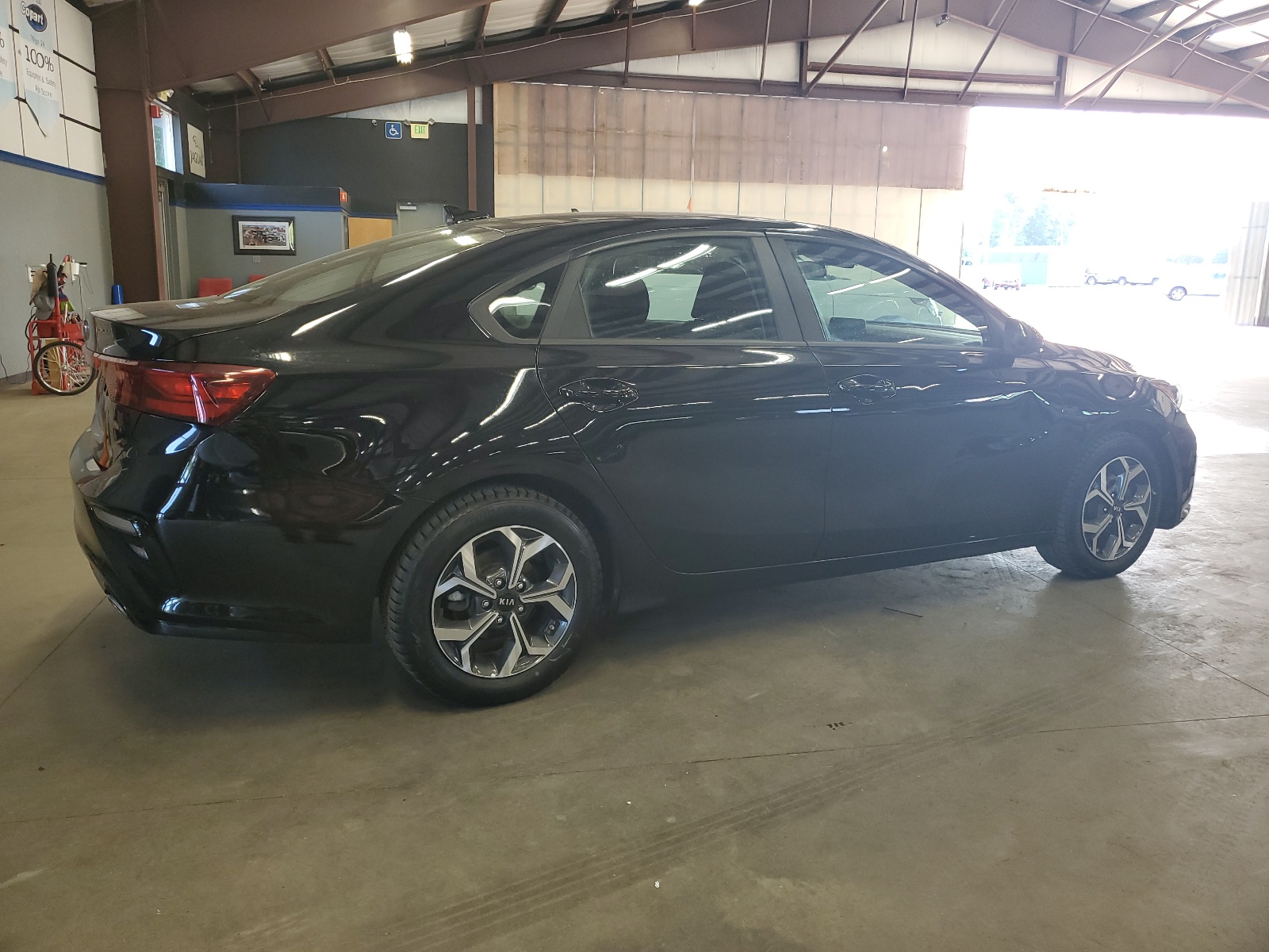 3KPF24AD7KE105612 2019 Kia Forte Fe