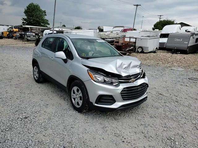 2017 Chevrolet Trax Ls VIN: KL7CJKSB4HB212921 Lot: 63972854