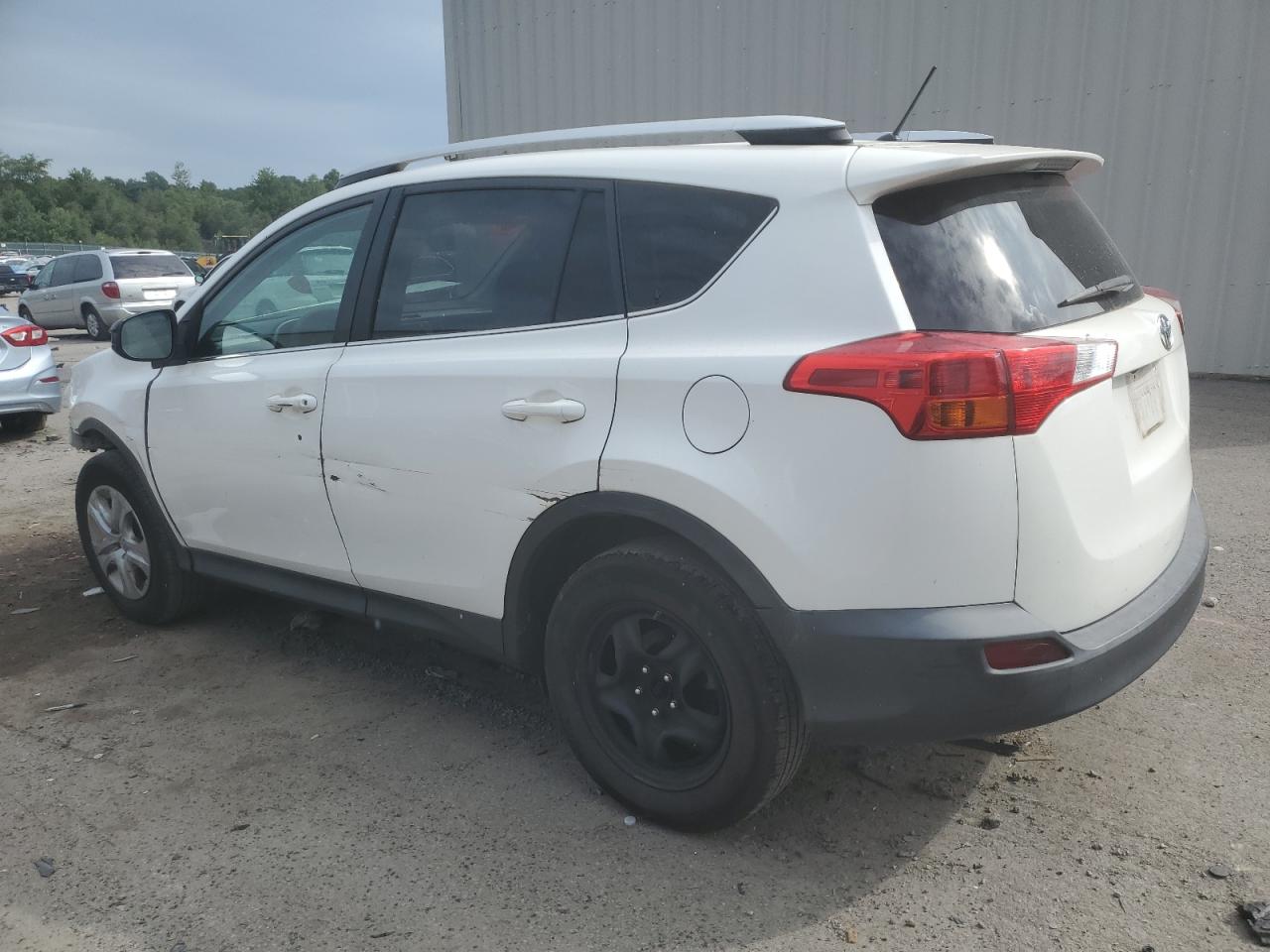 2015 Toyota RAV 4 - Image 2