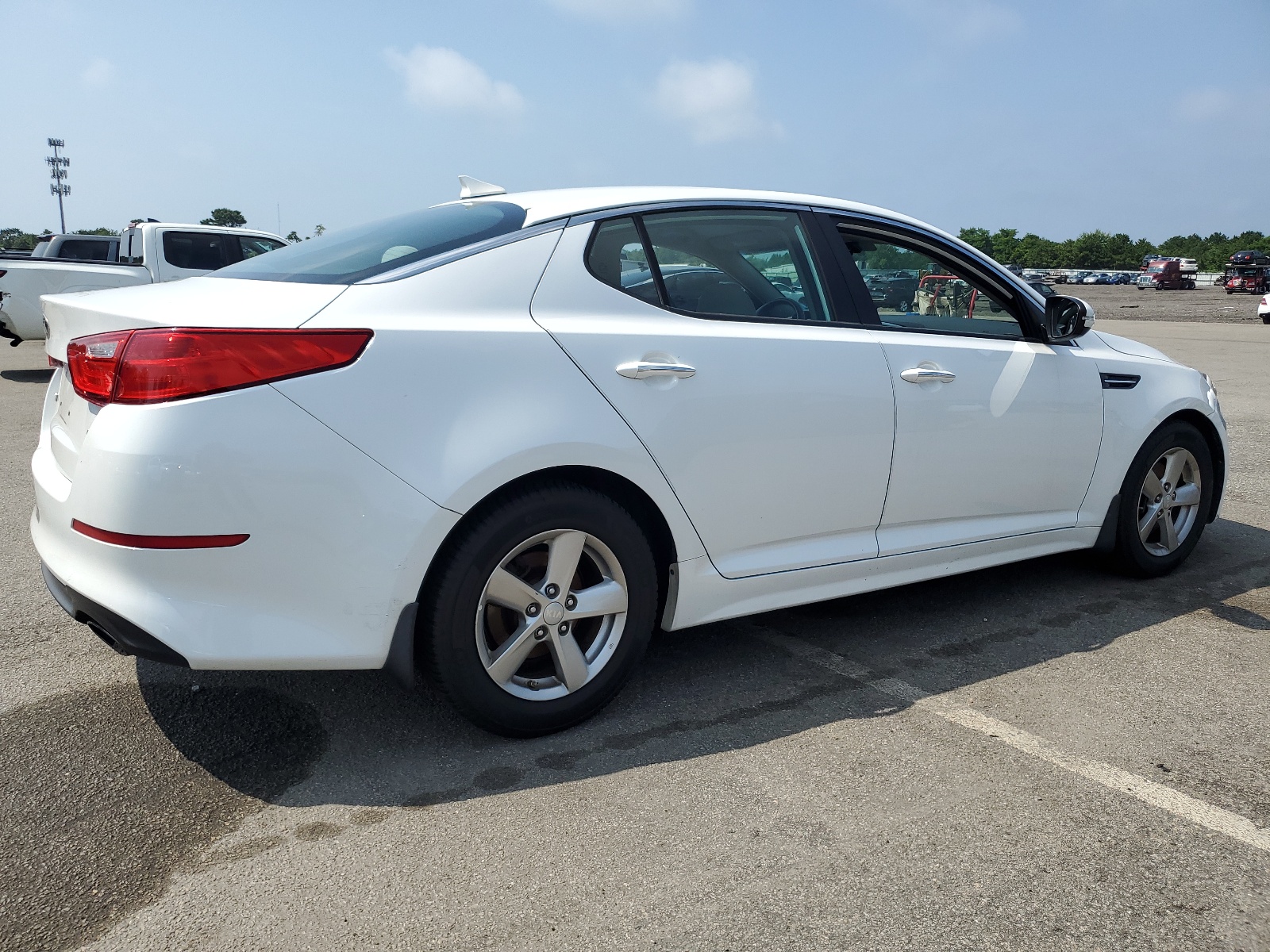 2015 Kia Optima Lx vin: 5XXGM4A73FG497610