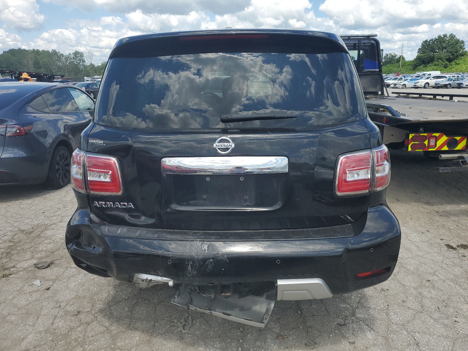 JN8AY2ND1JX001336 2018 Nissan Armada Sv