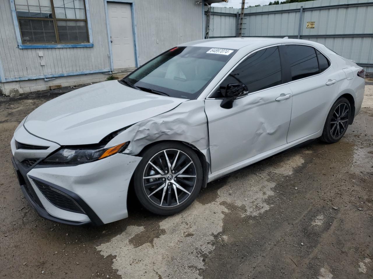 4T1G11AK0PU177597 2023 TOYOTA CAMRY - Image 1