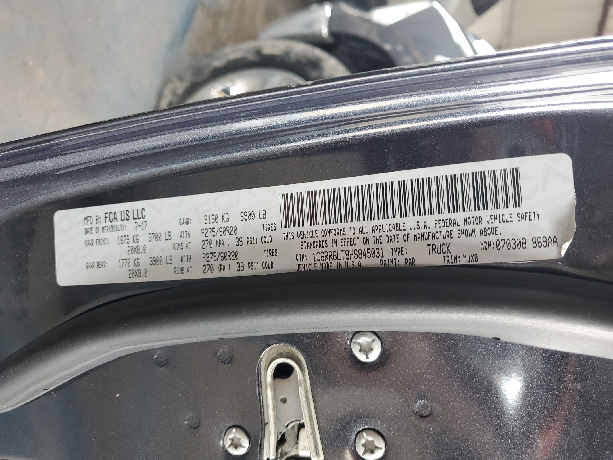 1C6RR6LT8HS845031 2017 Ram 1500 Slt