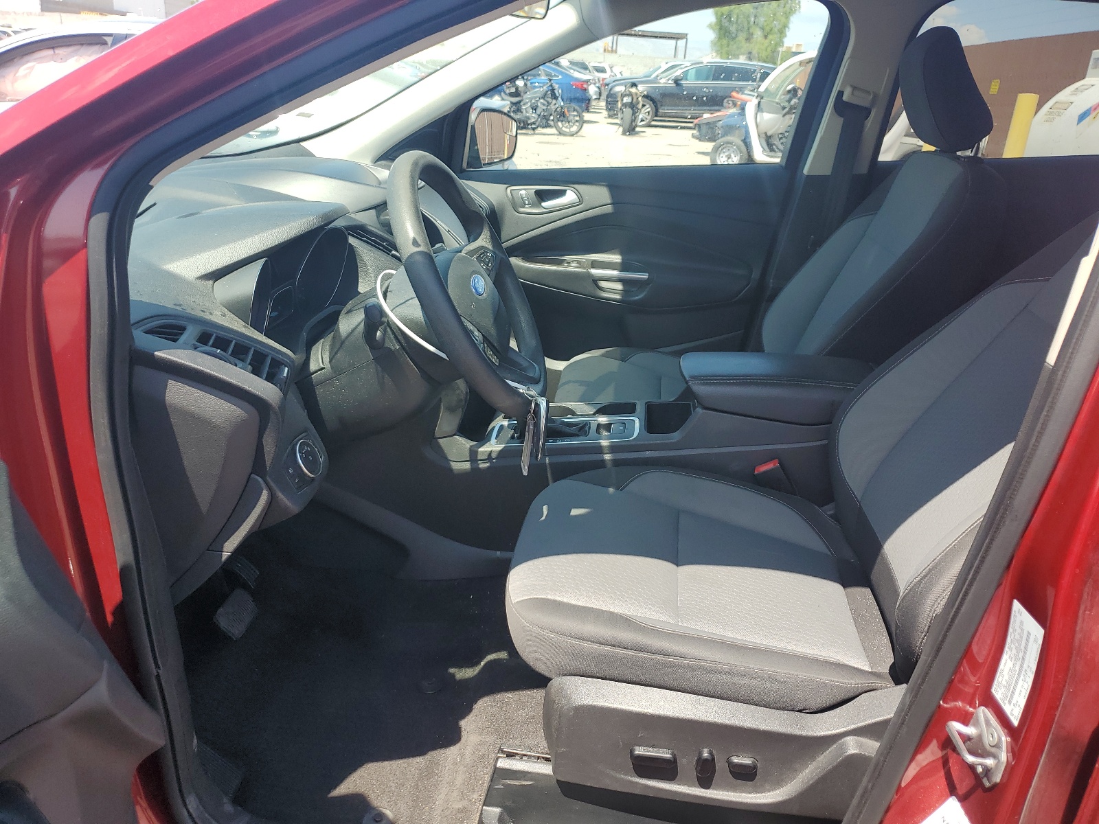 1FMCU9GD6KUC00970 2019 Ford Escape Se