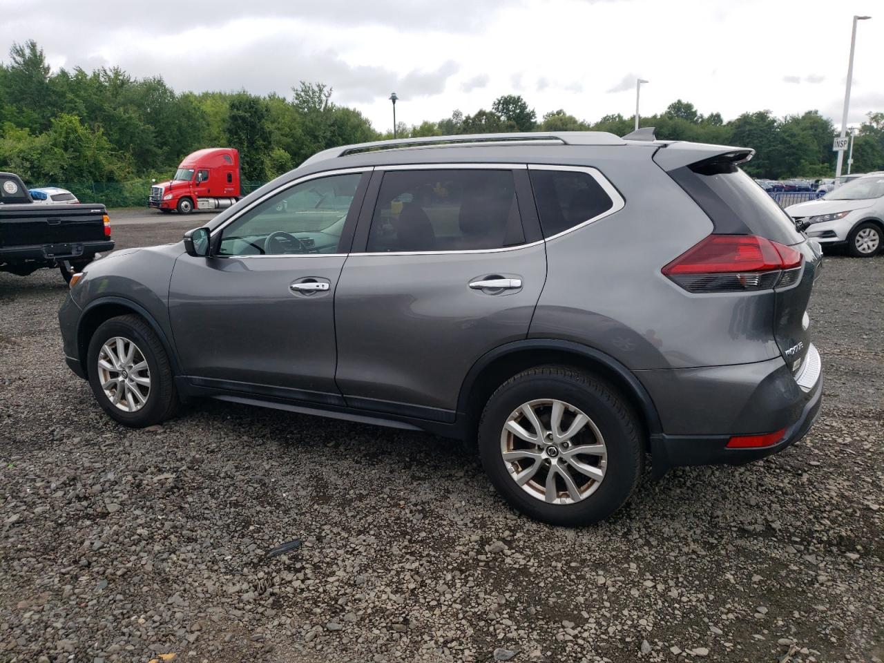 5N1AT2MV8JC712720 2018 NISSAN ROGUE - Image 2