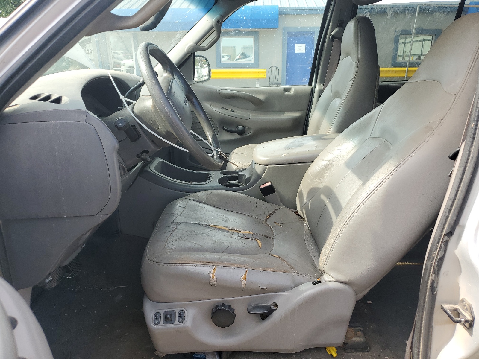 1FMPU16L31LB74263 2001 Ford Expedition Xlt